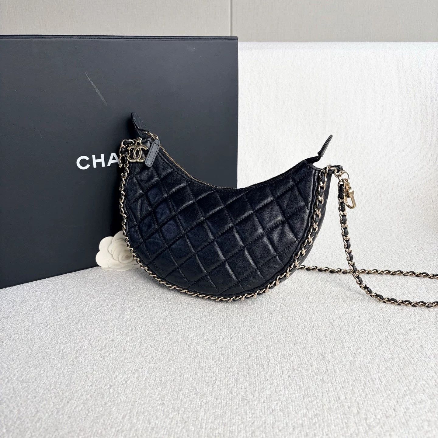 Chanel Pre-loved Bag Very good condition Size ONE SIZE - 4 Thumbnail