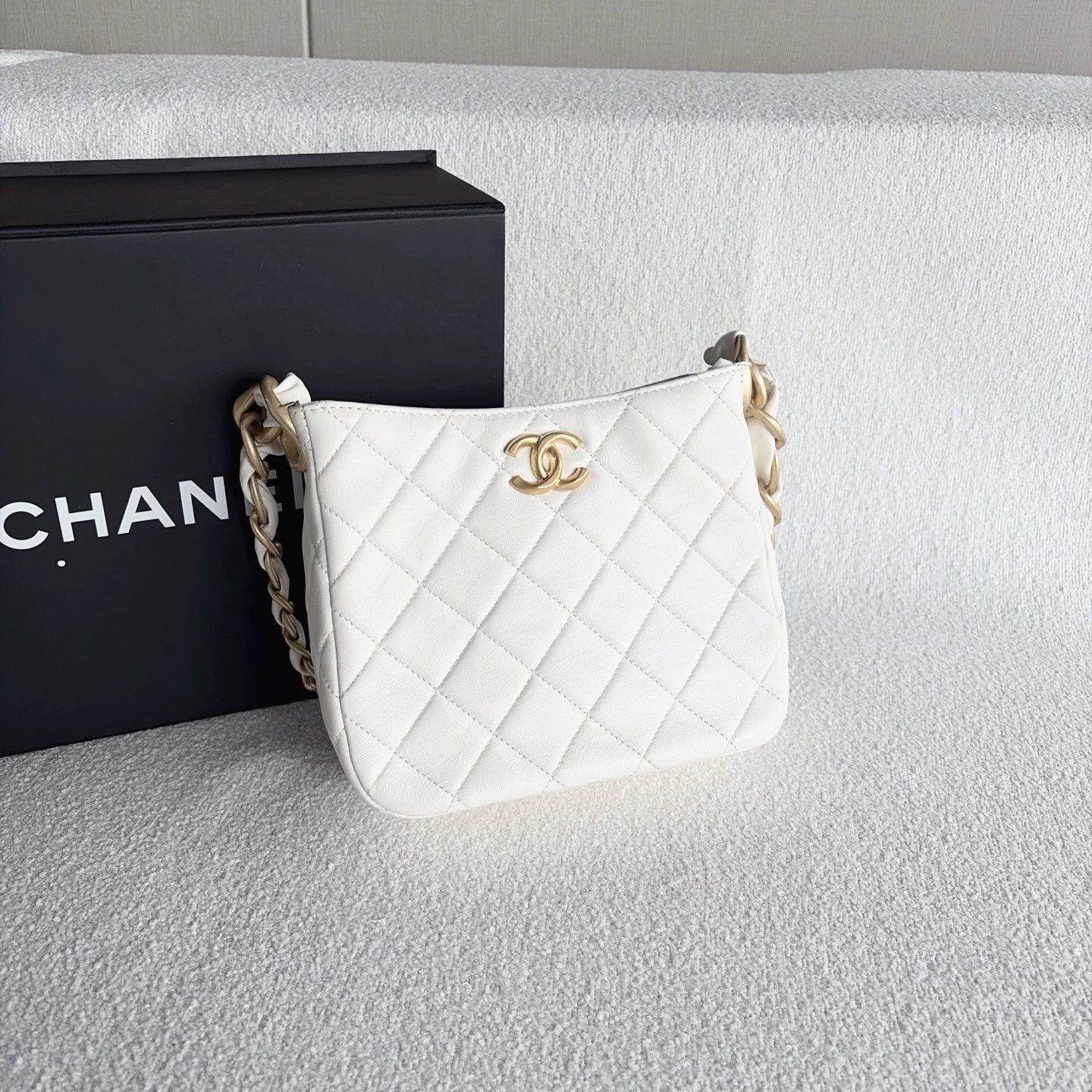 Chanel Pre-loved Bag Very good condition Size ONE SIZE - 6 Thumbnail