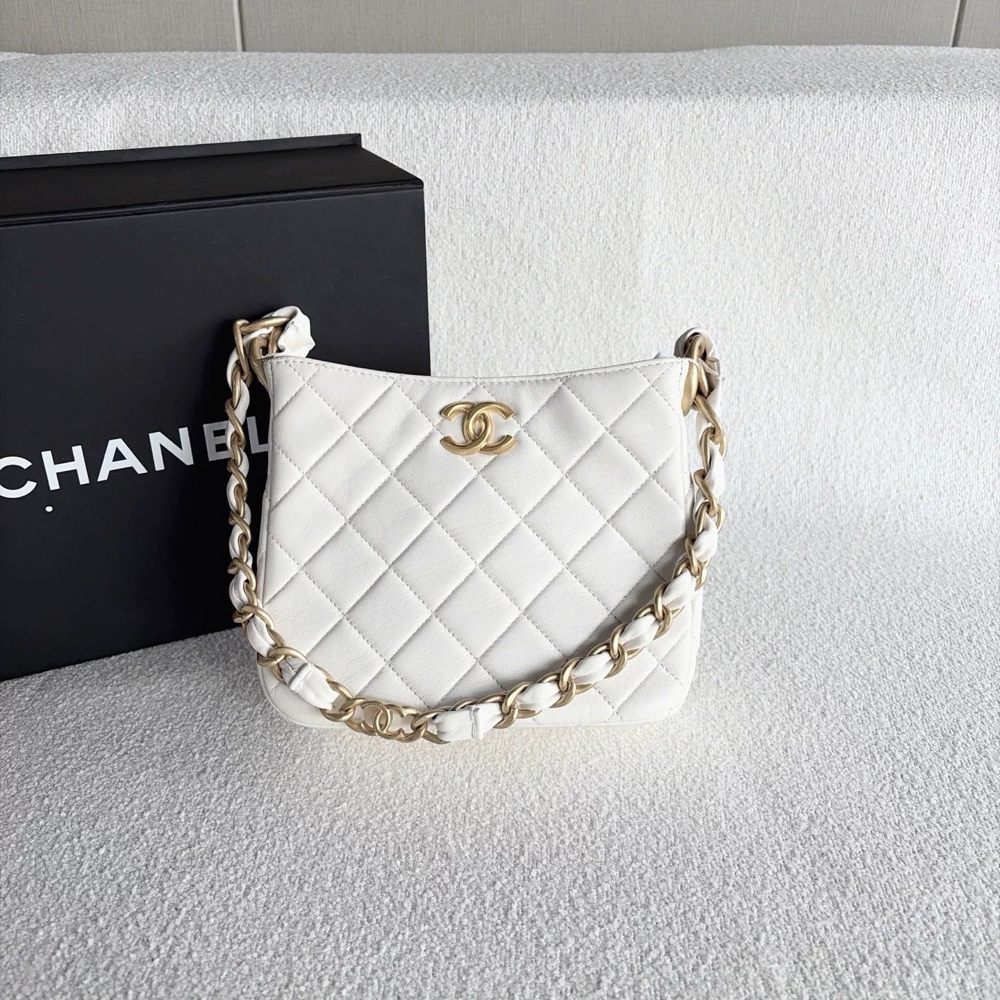 Chanel Pre-loved Bag Very good condition Size ONE SIZE - 2 Thumbnail