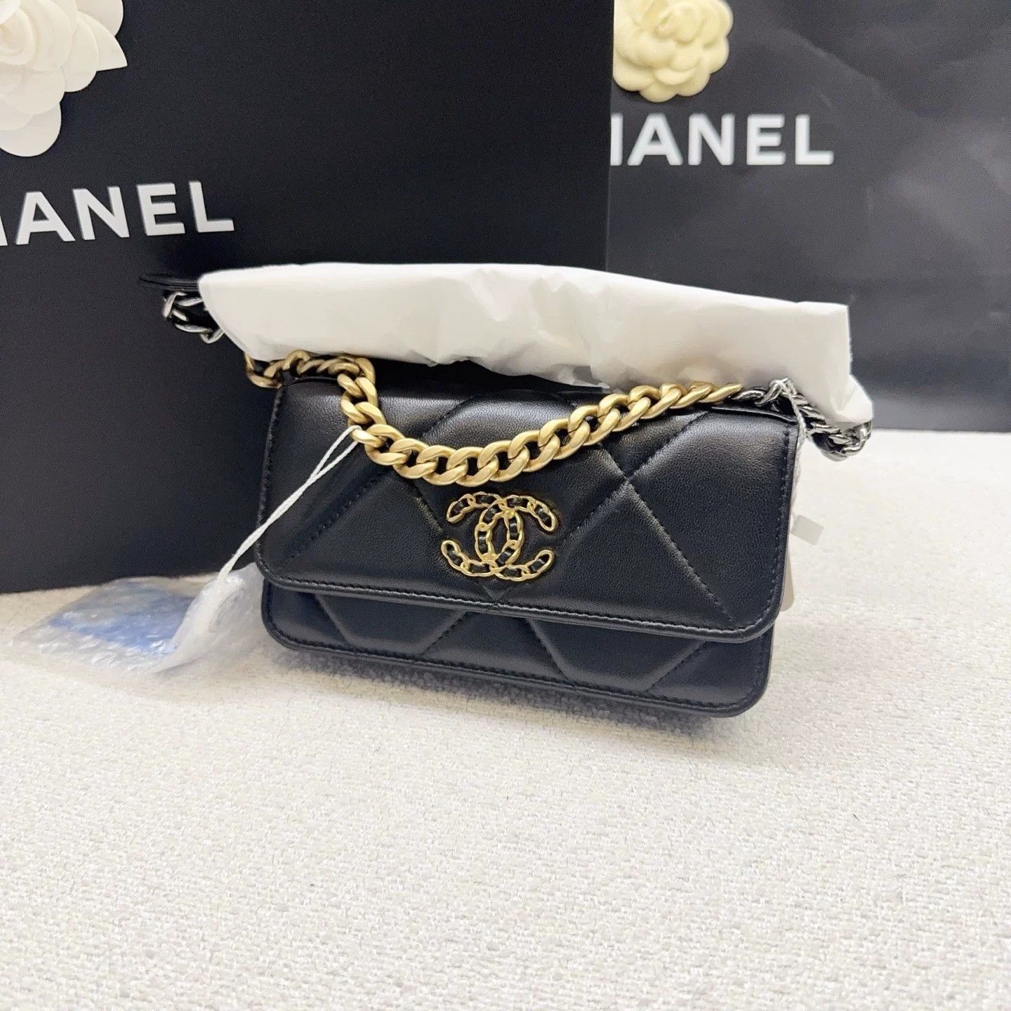 Chanel Pre-loved Bag Very good condition Size ONE SIZE - 4 Thumbnail