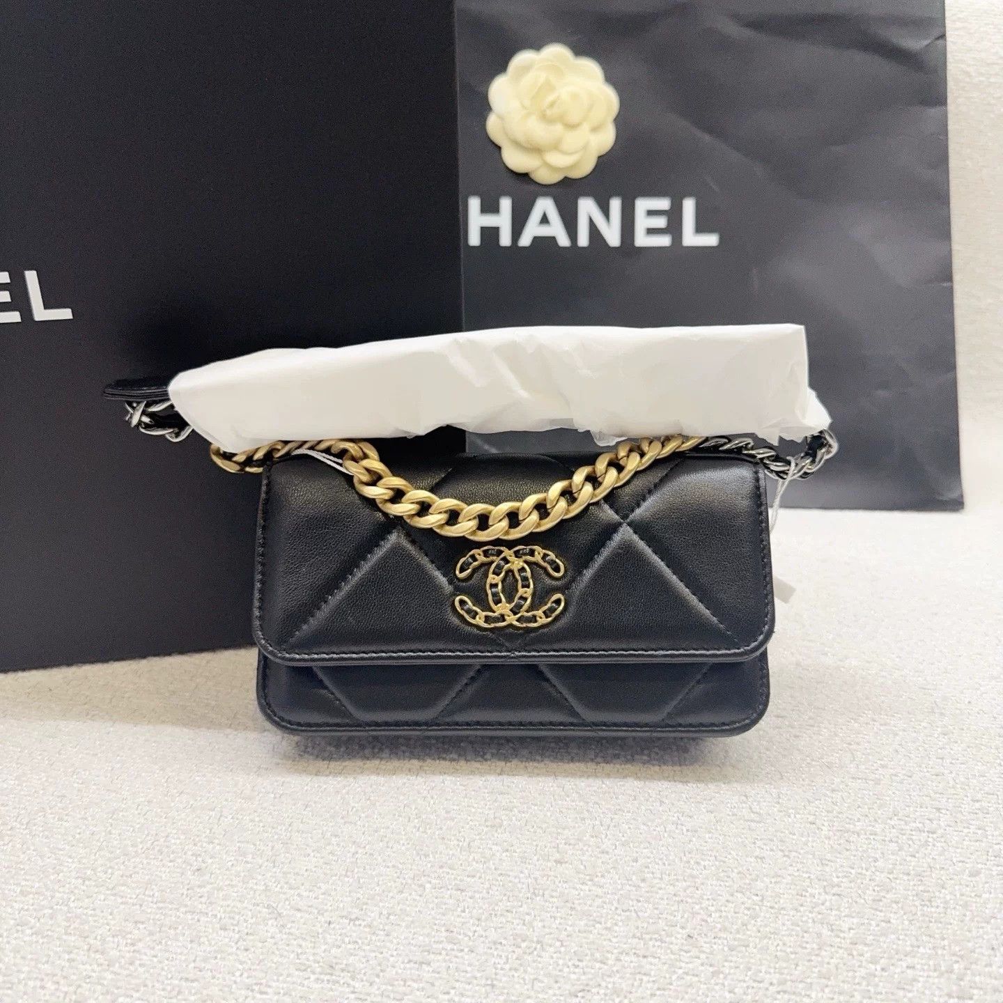 Chanel Pre-loved Bag Very good condition Size ONE SIZE - 2 Thumbnail