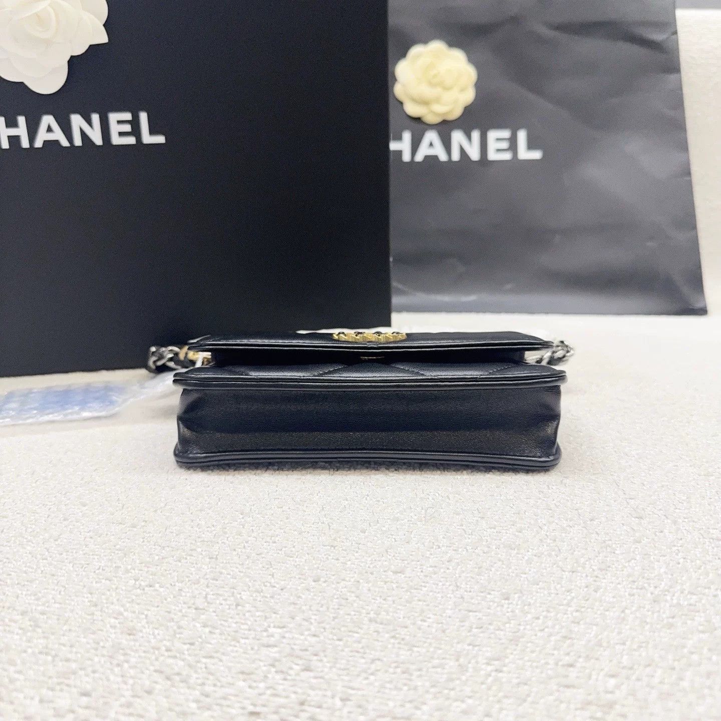 Chanel Pre-loved Bag Very good condition Size ONE SIZE - 5 Thumbnail