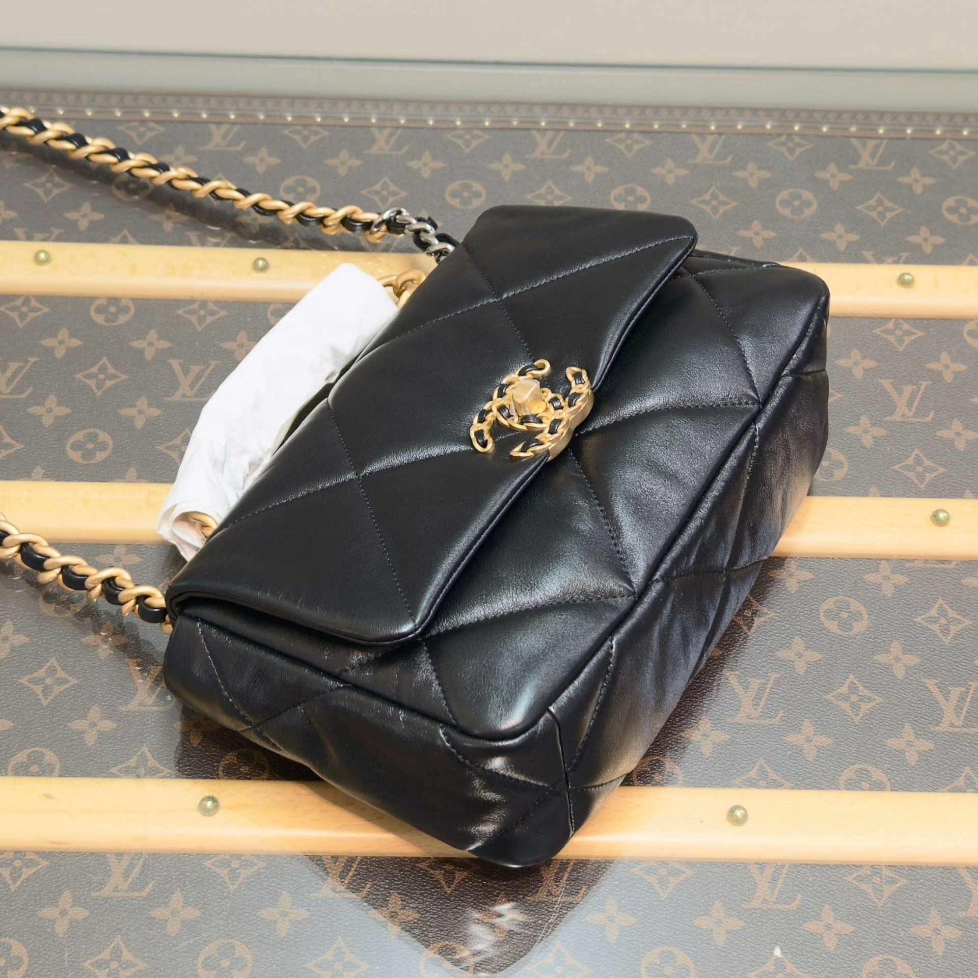 Chanel Pre-loved Bag Very good condition Size ONE SIZE - 4 Thumbnail