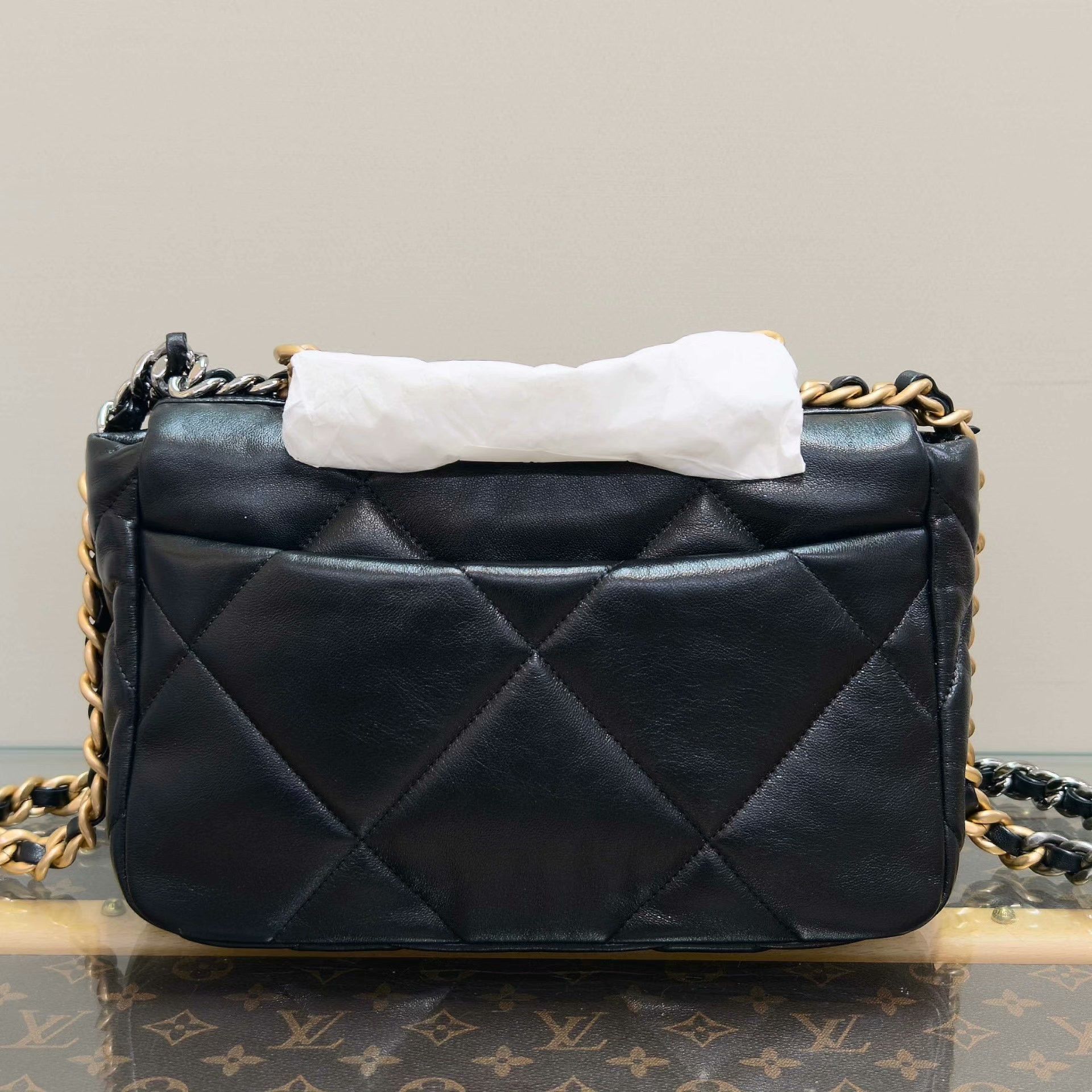 Chanel Pre-loved Bag Very good condition Size ONE SIZE - 2 Thumbnail