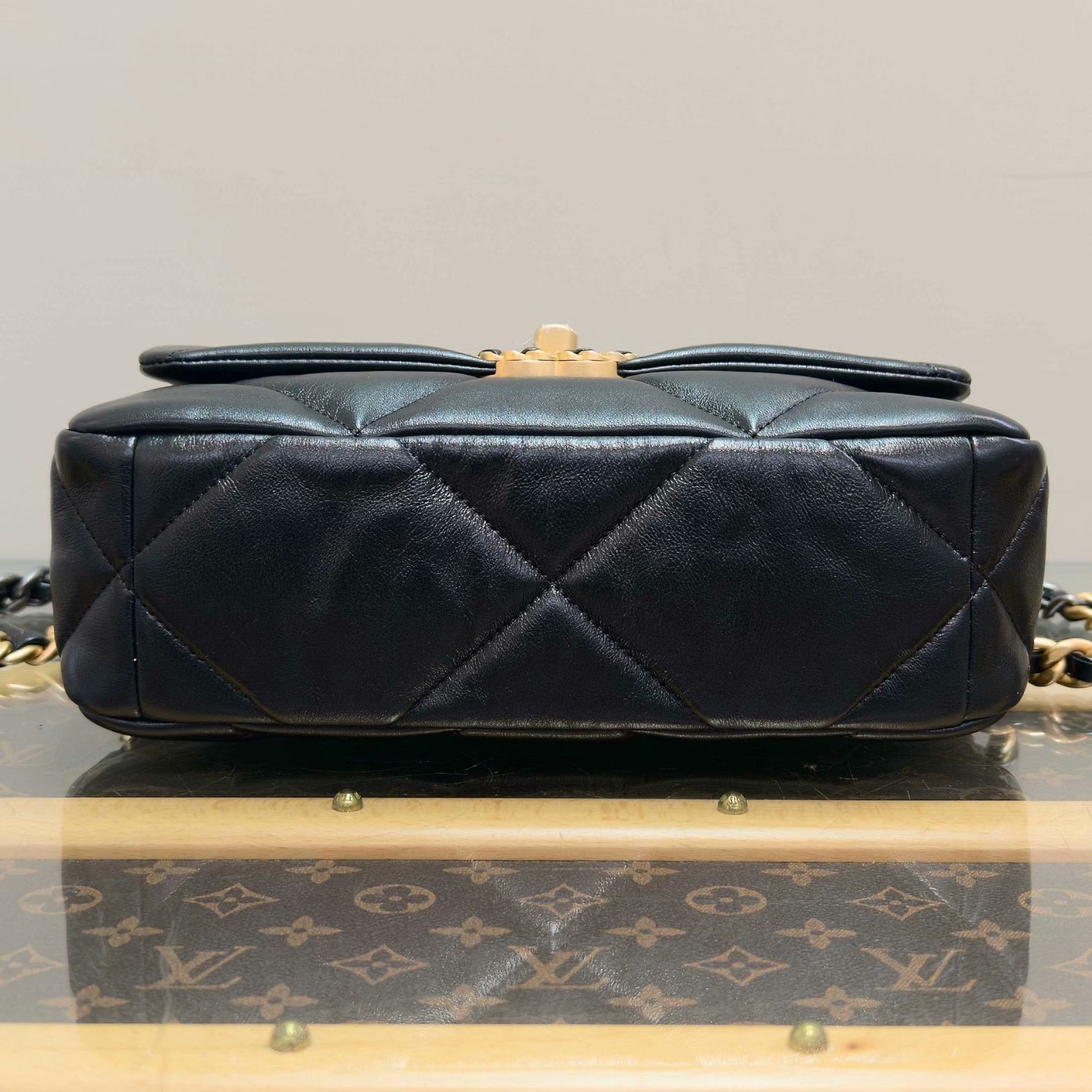 Chanel Pre-loved Bag Very good condition Size ONE SIZE - 5 Thumbnail