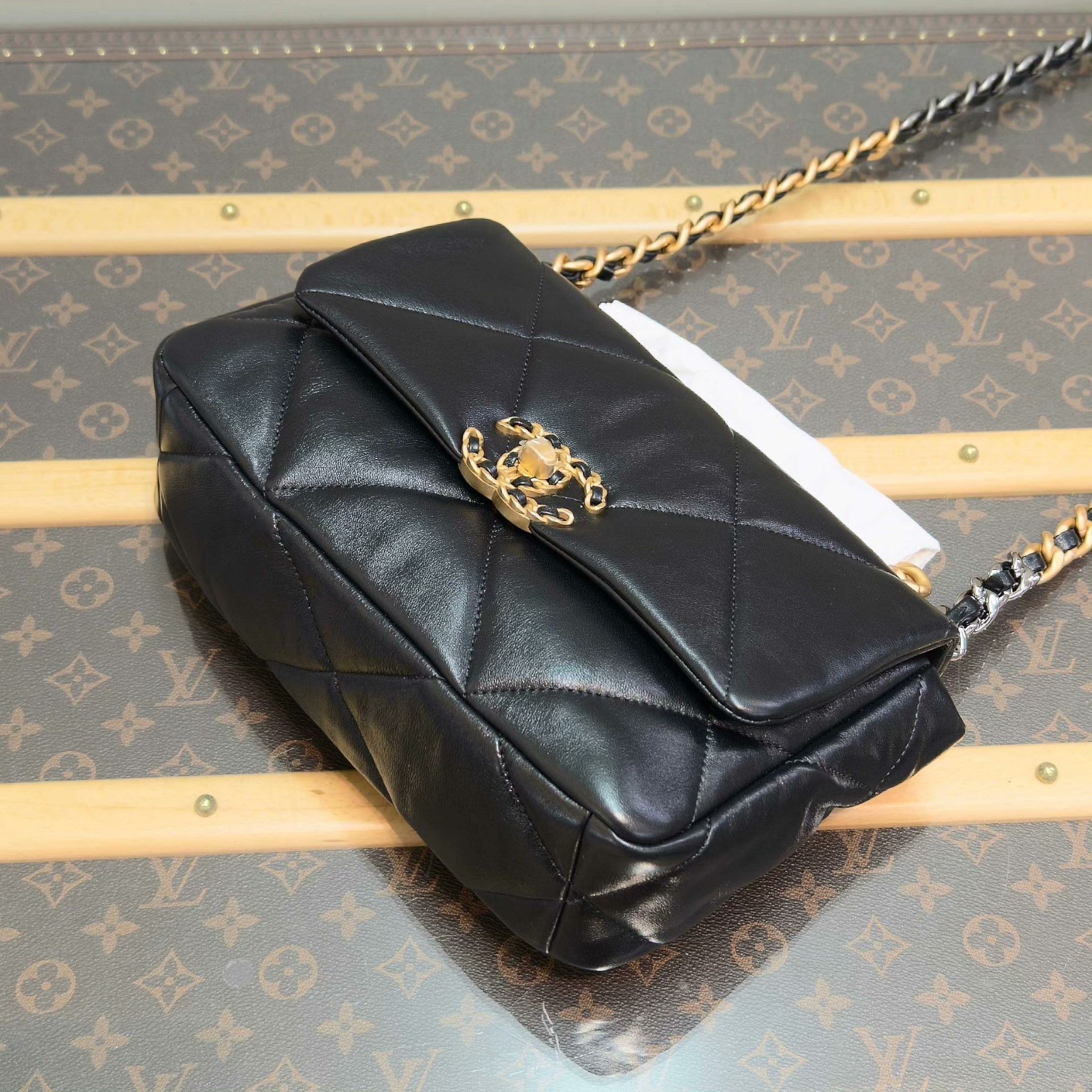 Chanel Pre-loved Bag Very good condition Size ONE SIZE - 3 Thumbnail