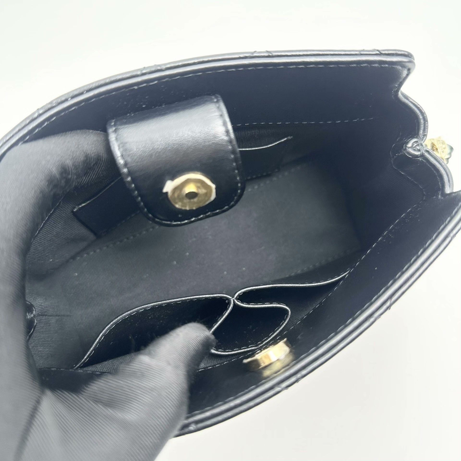 Chanel Pre-loved Bag Very good condition Size ONE SIZE - 6 Thumbnail