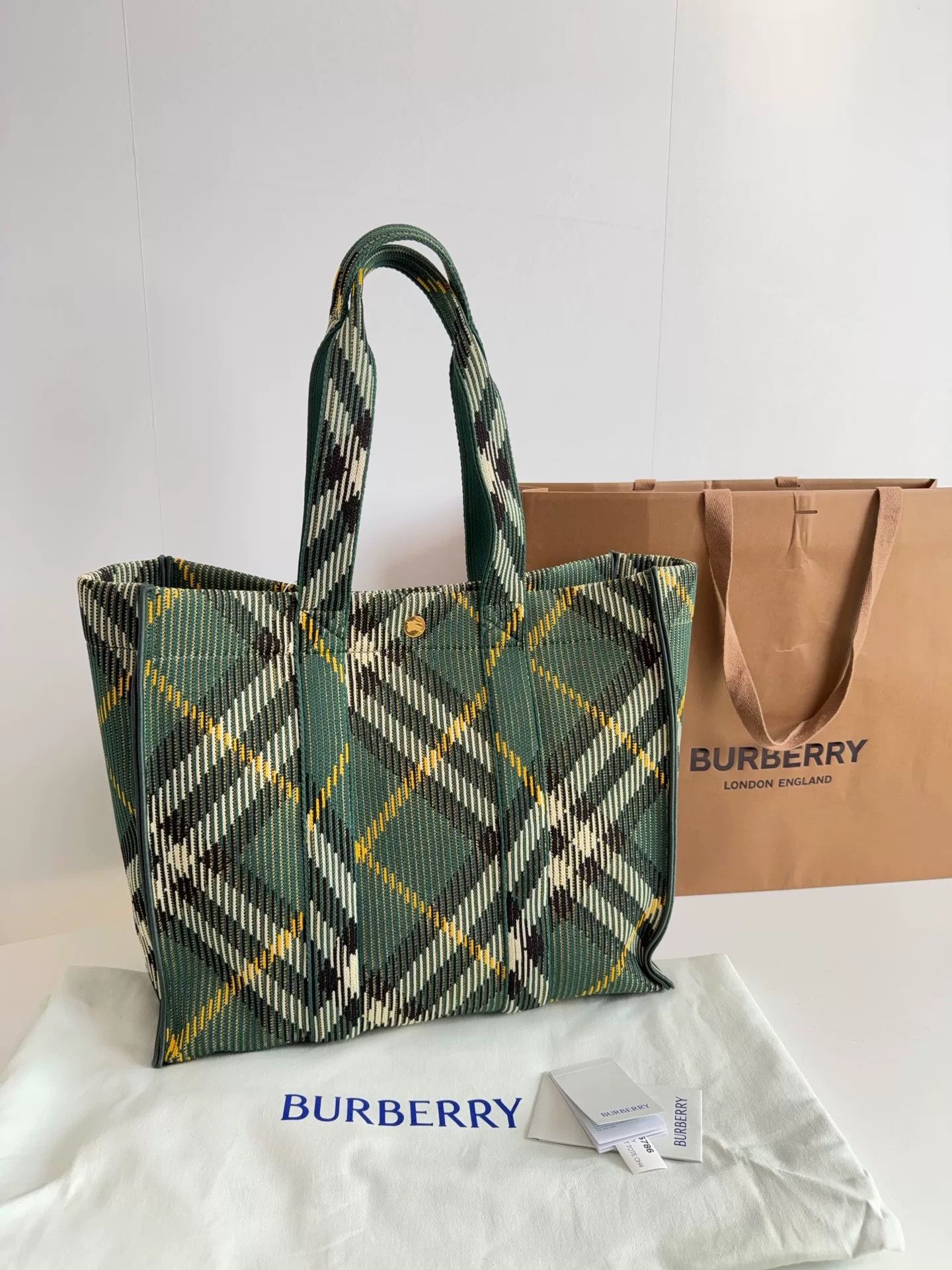 Burberry Pre-loved Bag Very good condition Size ONE SIZE - 2 Thumbnail