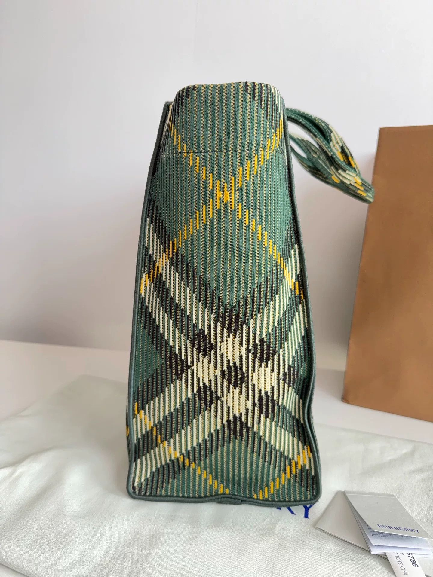 Burberry Pre-loved Bag Very good condition Size ONE SIZE - 5 Thumbnail