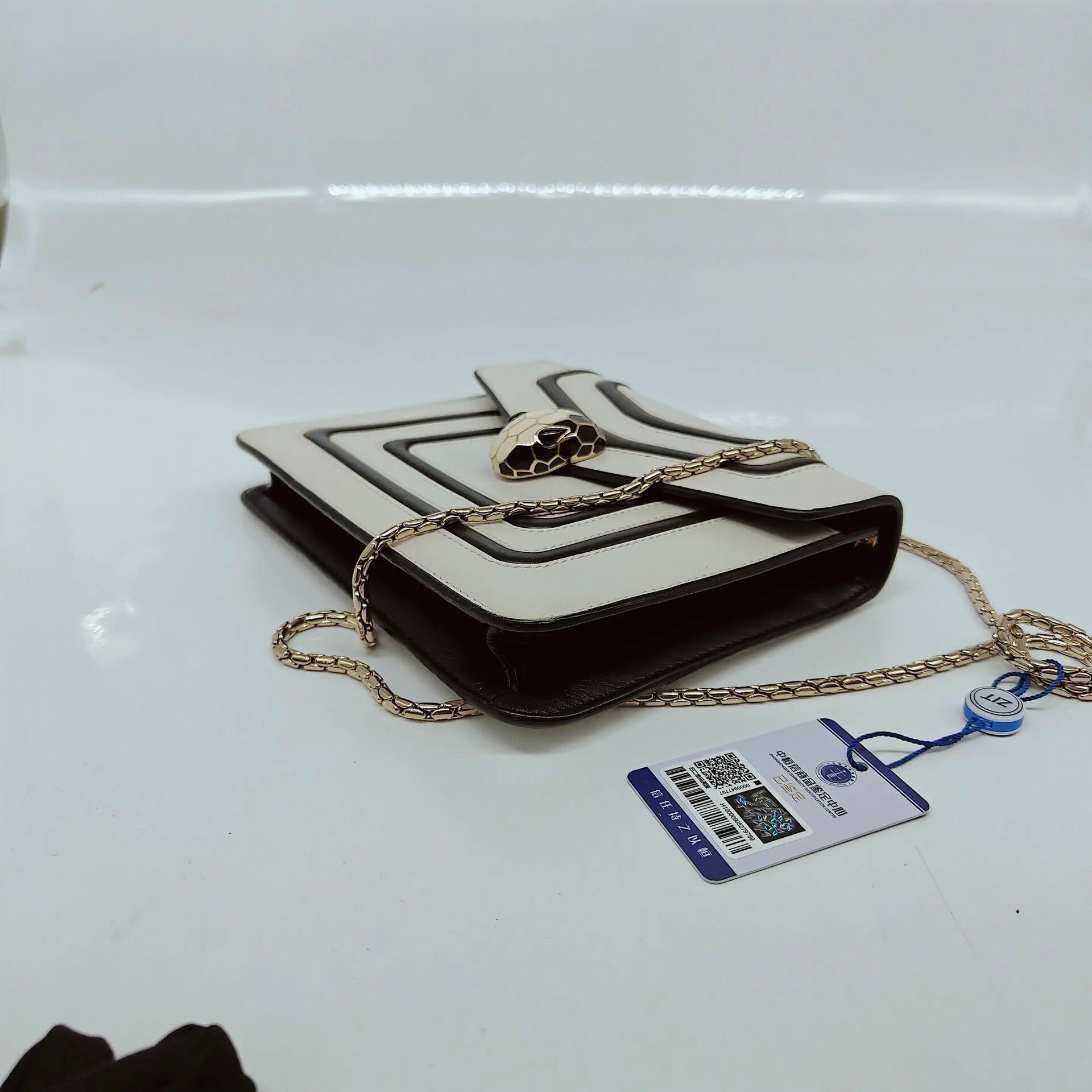 Bvlgari Pre-loved Bag Very good condition Size ONE SIZE - 6 Thumbnail