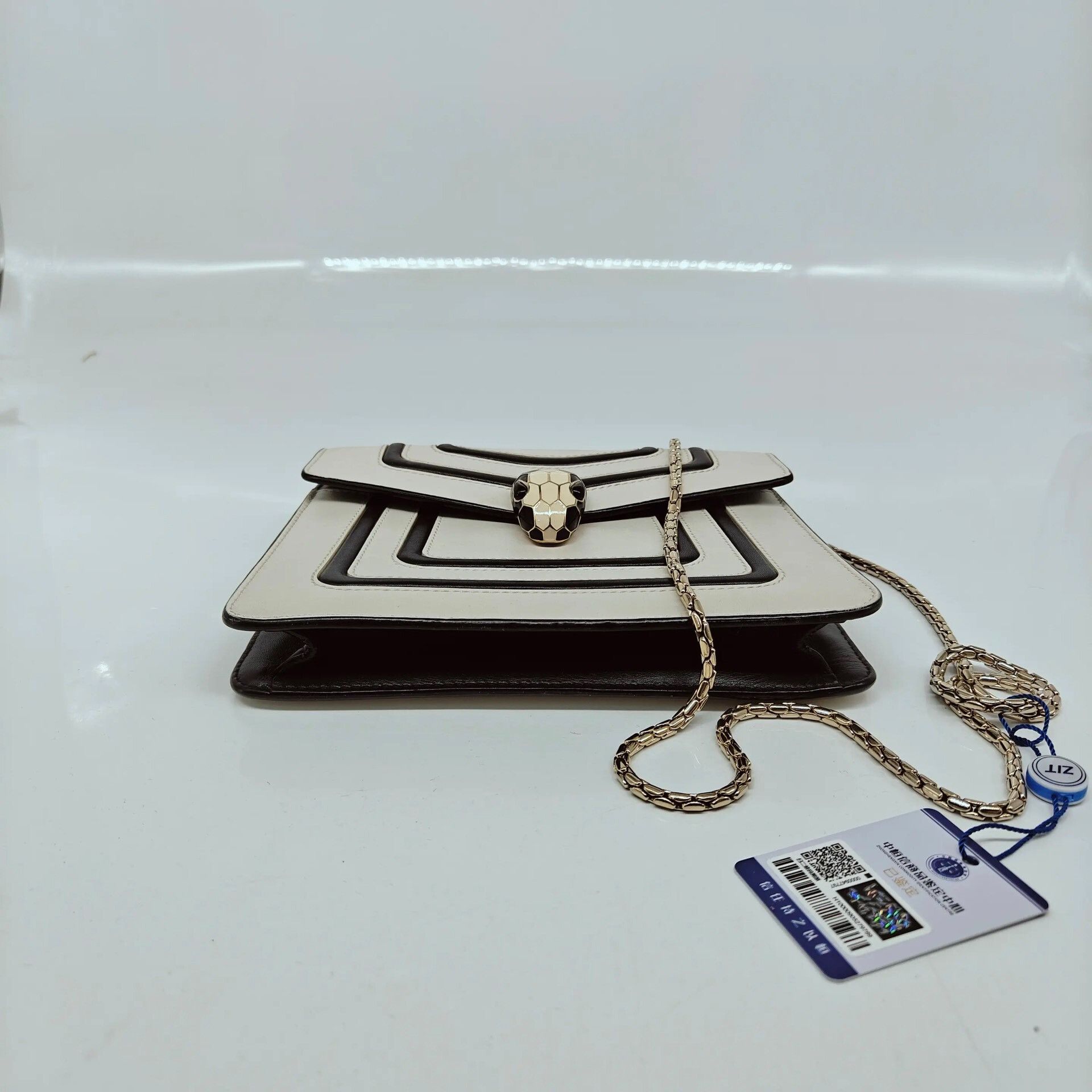 Bvlgari Pre-loved Bag Very good condition Size ONE SIZE - 7 Thumbnail