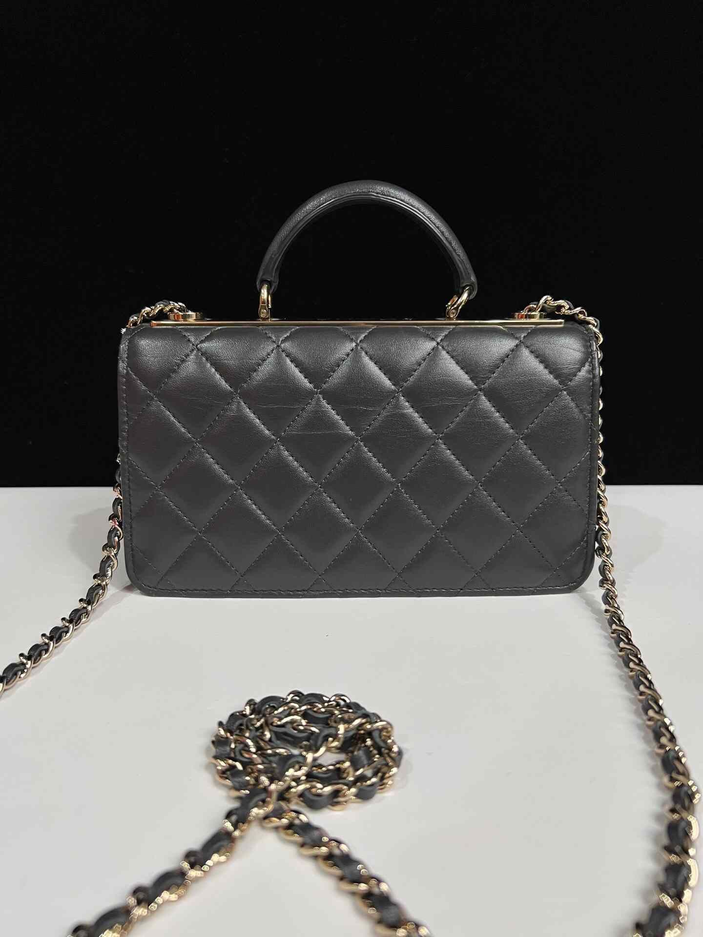 Chanel Pre-loved Bag Very good condition Size ONE SIZE - 3 Thumbnail