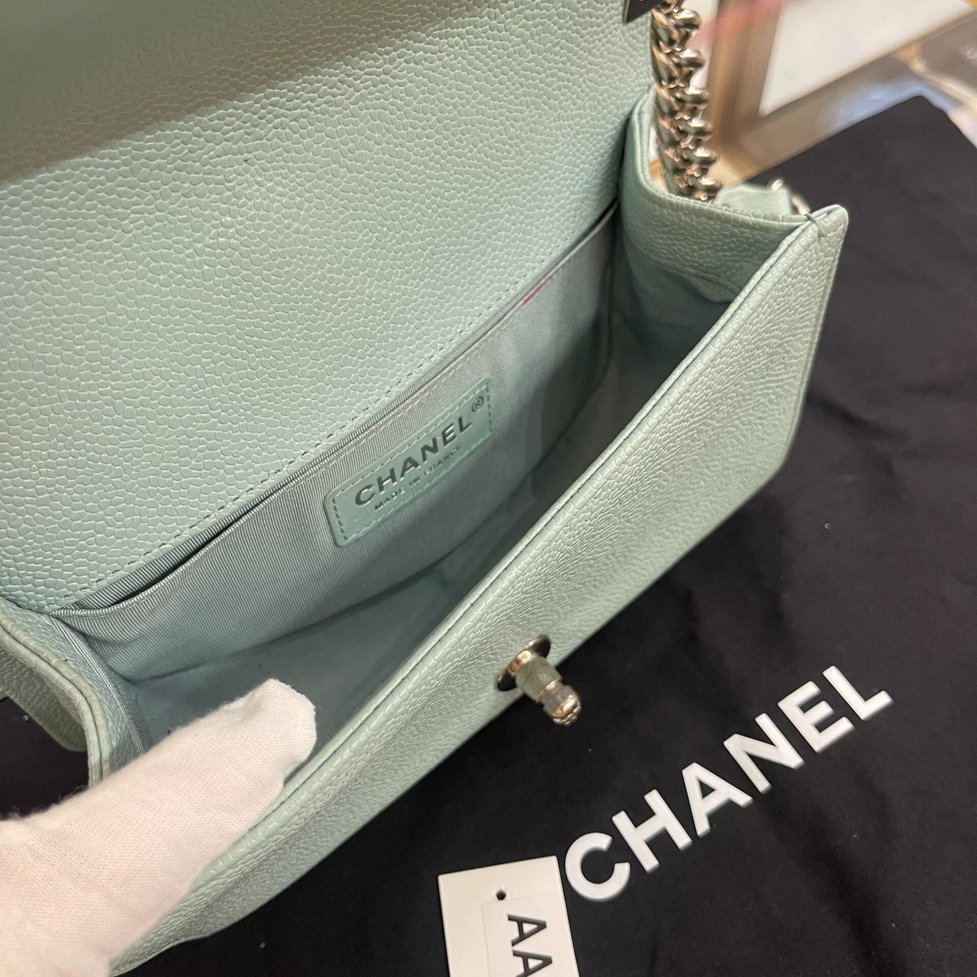 Chanel Pre-loved Bag Very good condition Size ONE SIZE - 8 Thumbnail