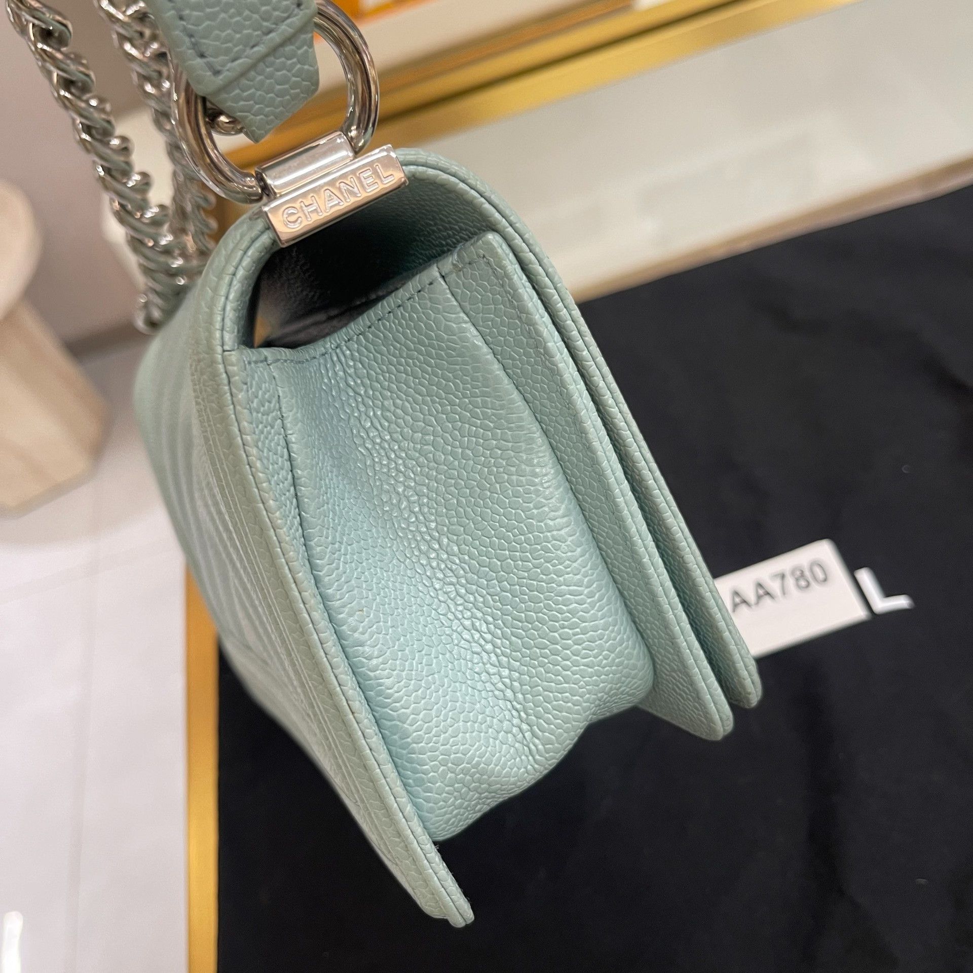 Chanel Pre-loved Bag Very good condition Size ONE SIZE - 5 Thumbnail