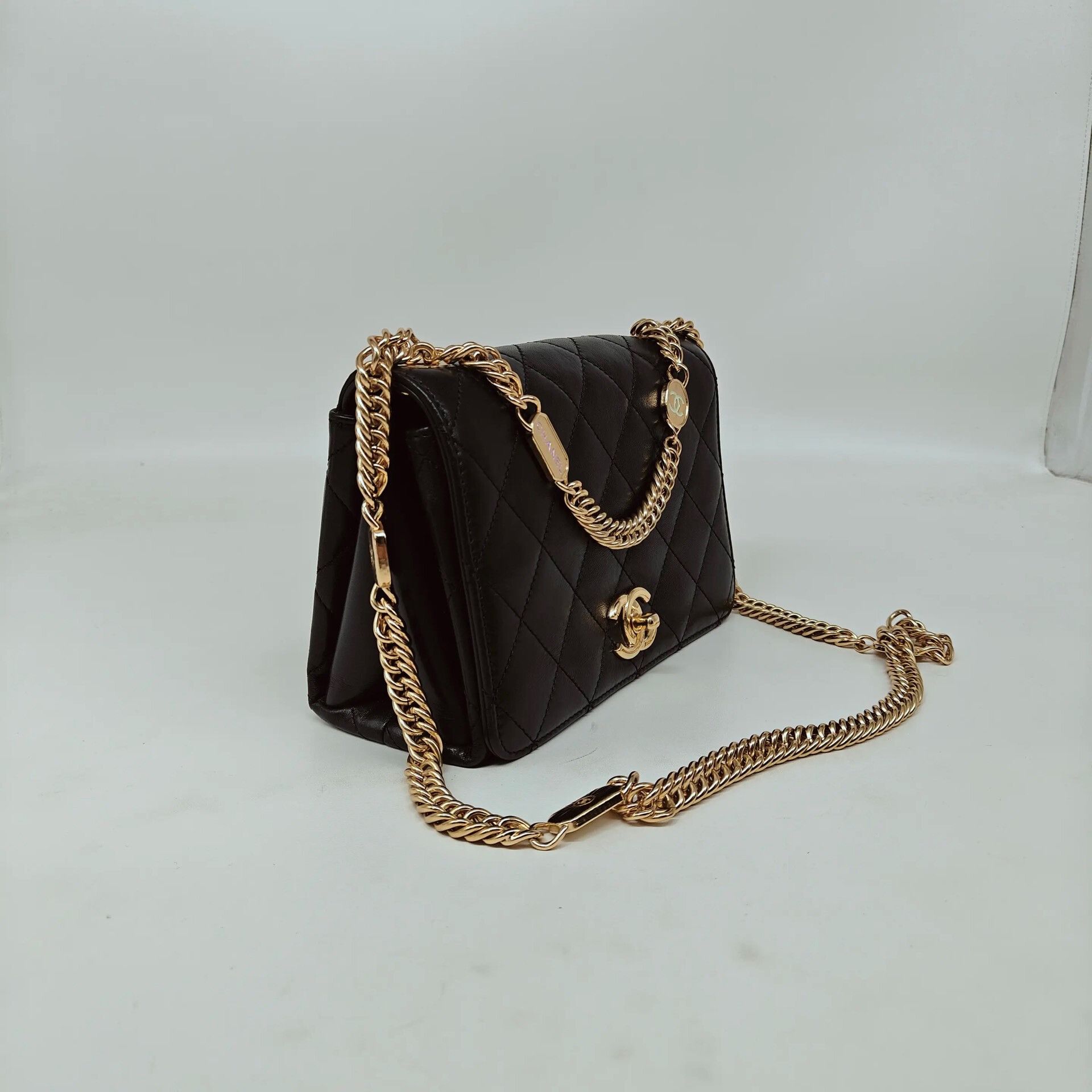 Chanel Pre-loved Bag Very good condition Size ONE SIZE - 2 Thumbnail