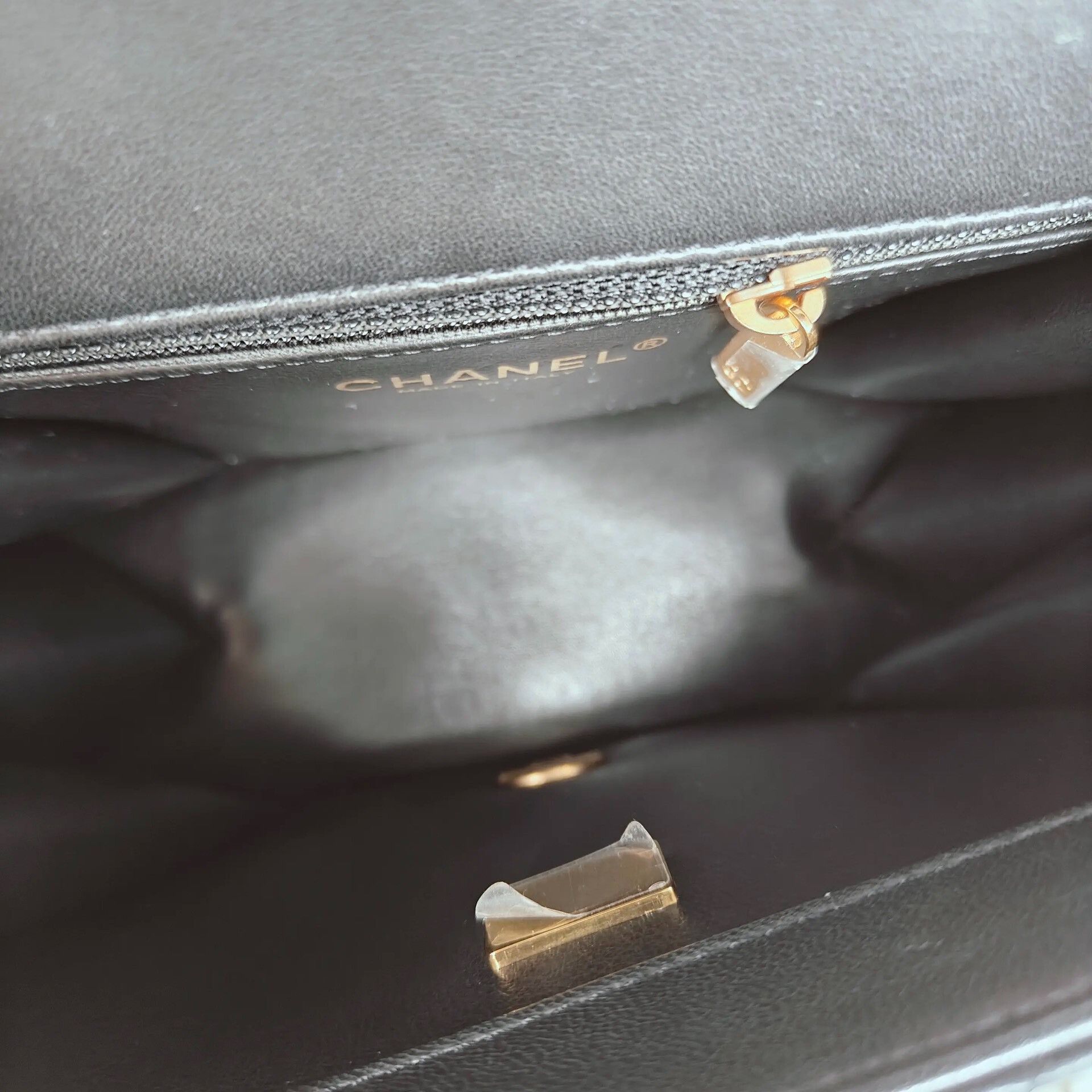 Chanel Pre-loved Bag Very good condition Size ONE SIZE - 8 Thumbnail