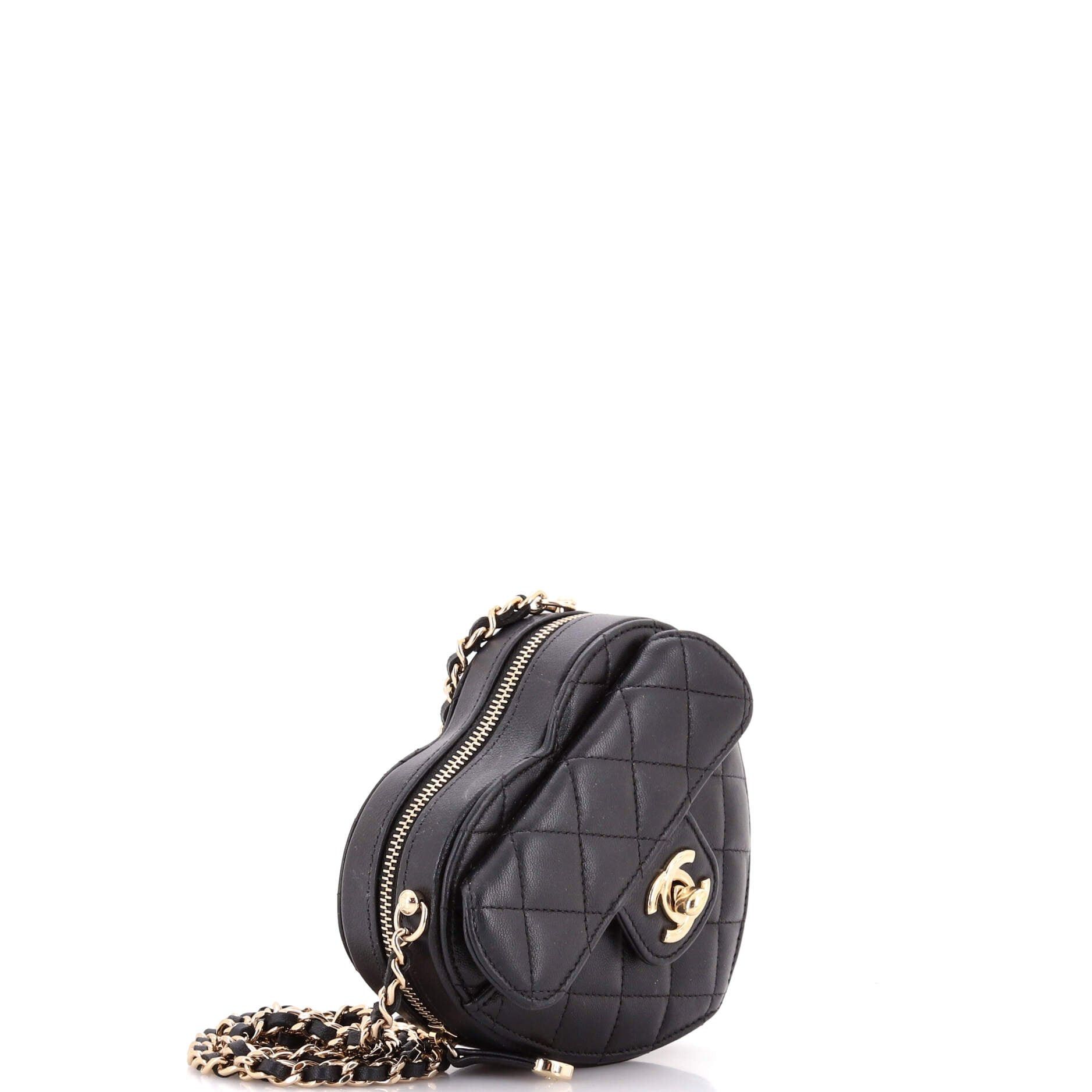 Chanel CC in Love Heart Clutch with Chain Size ONE SIZE - 2 Thumbnail