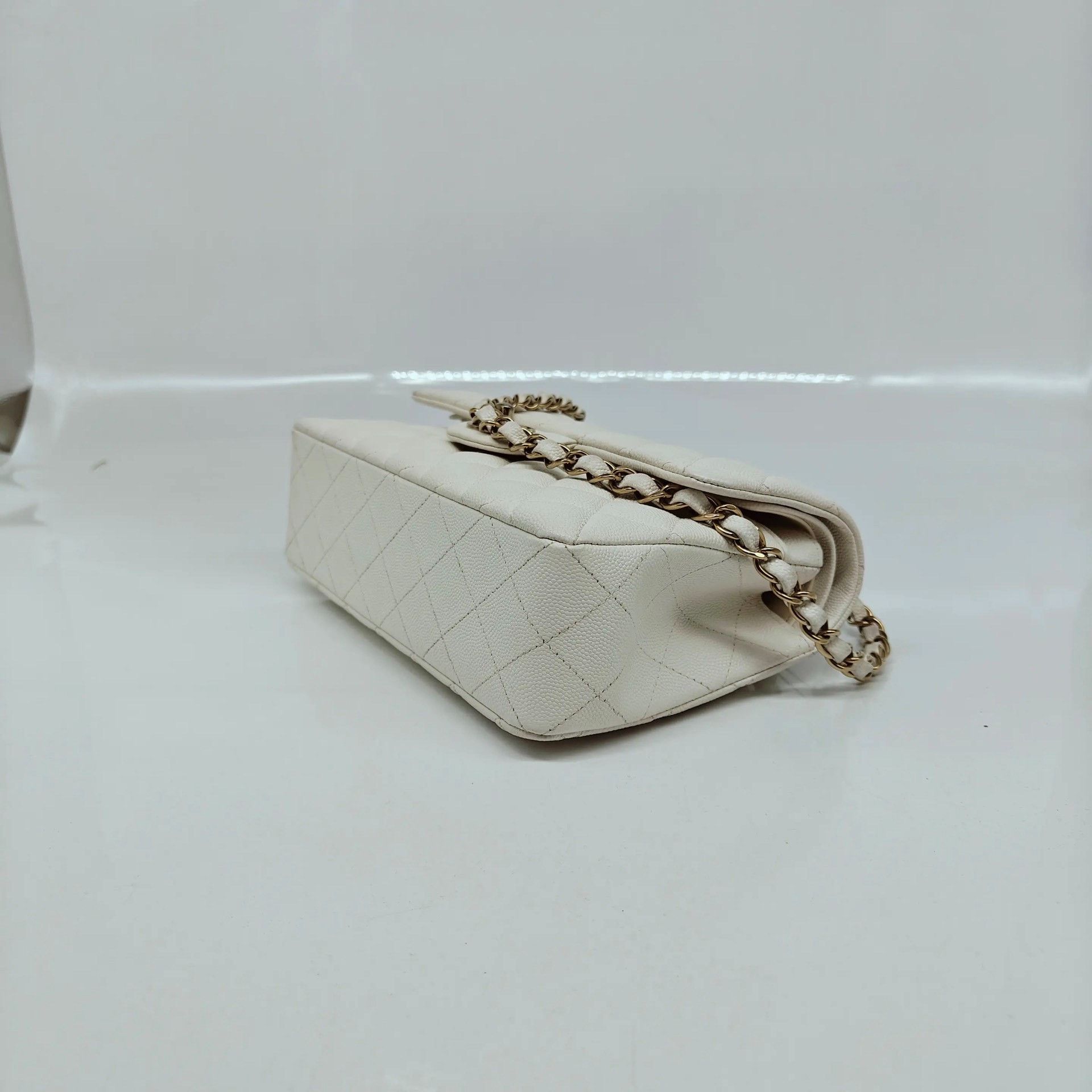 Chanel Pre-loved Bag Very good condition Size ONE SIZE - 6 Thumbnail