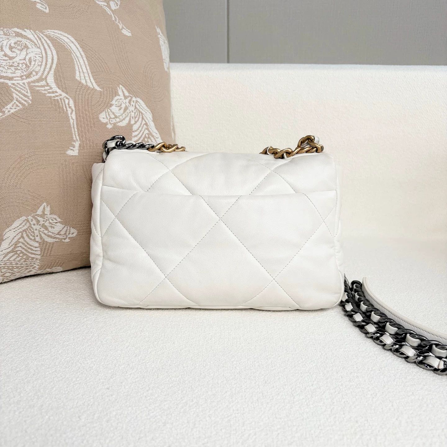 Chanel Pre-loved Bag Very good condition Size ONE SIZE - 2 Thumbnail