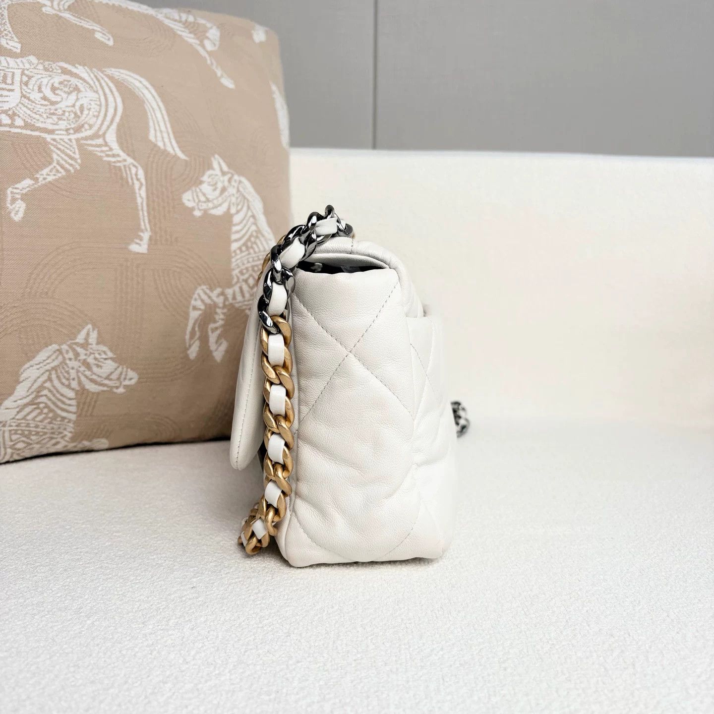 Chanel Pre-loved Bag Very good condition Size ONE SIZE - 3 Thumbnail