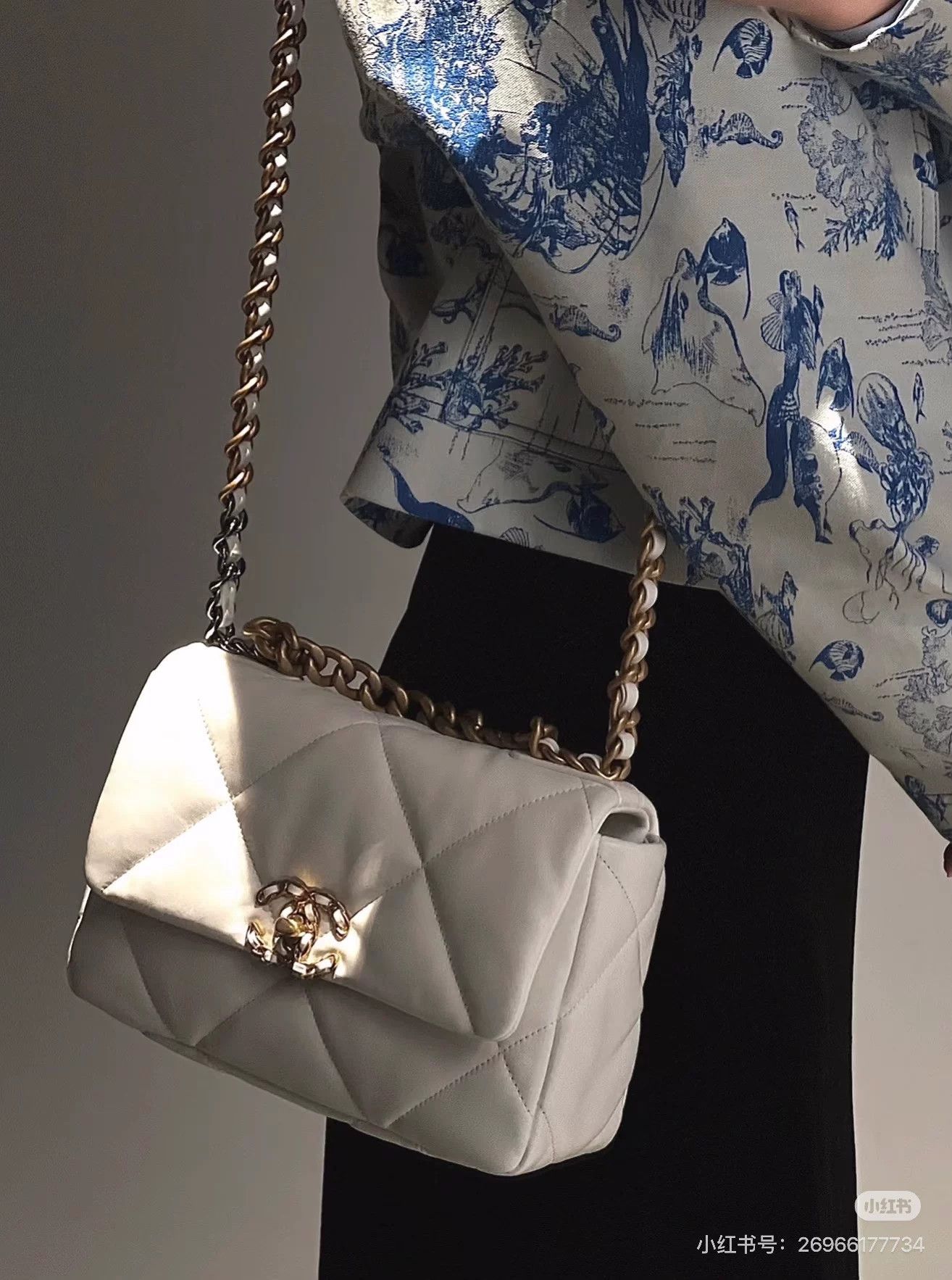 Chanel Pre-loved Bag Very good condition Size ONE SIZE - 9 Thumbnail