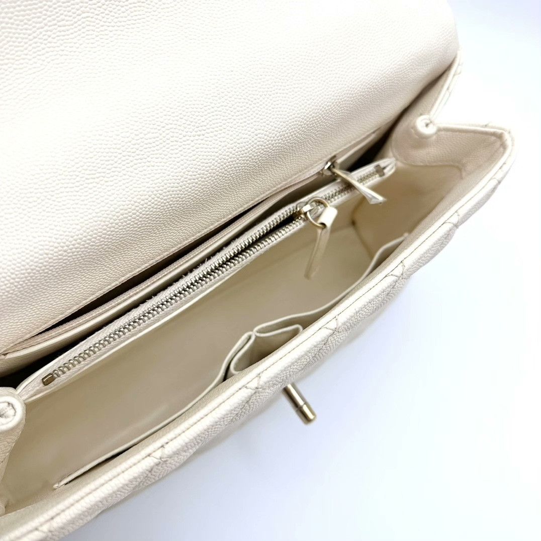 Chanel Pre-loved Bag Very good condition Size ONE SIZE - 6 Thumbnail