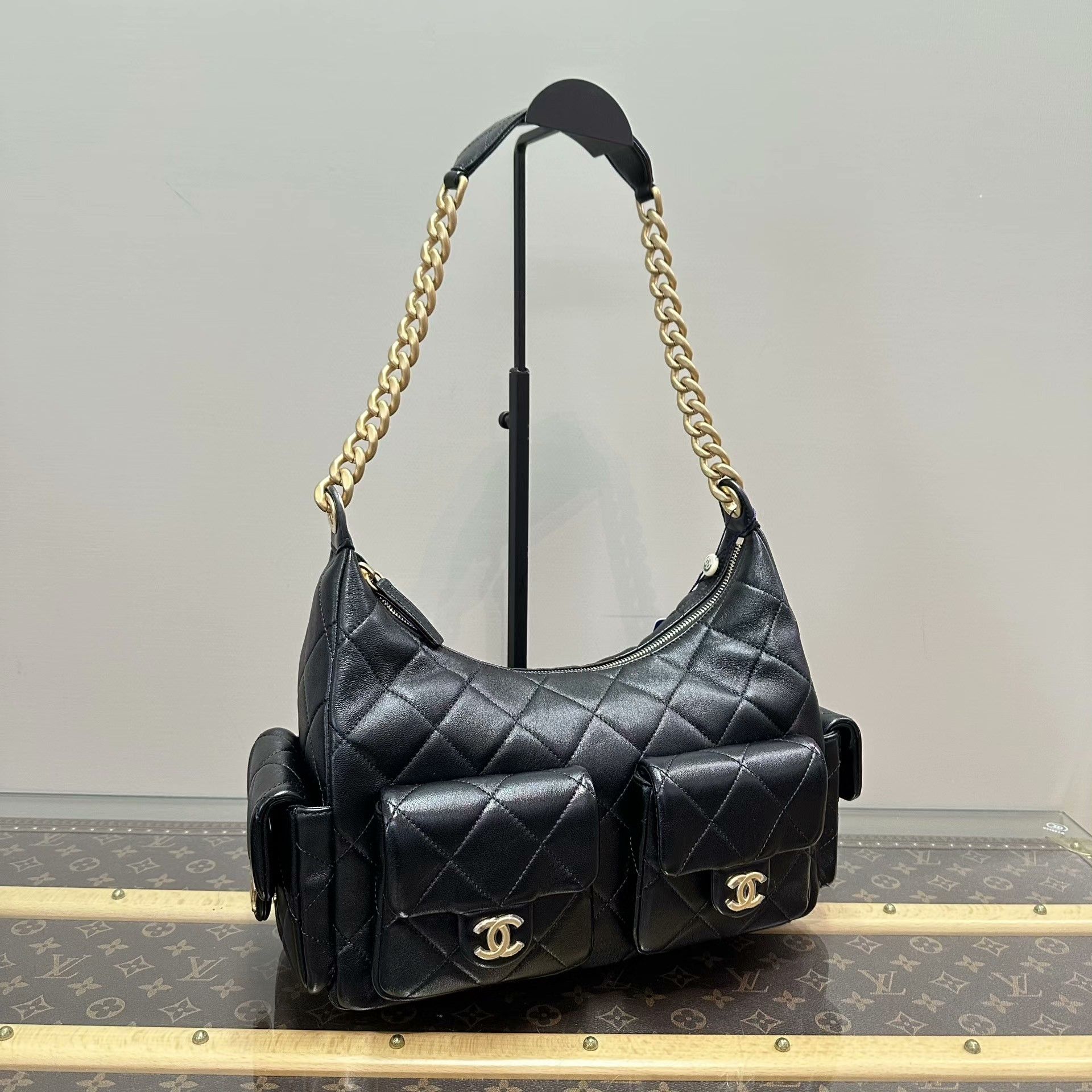 Chanel Pre-loved Bag Very good condition Size ONE SIZE - 2 Thumbnail