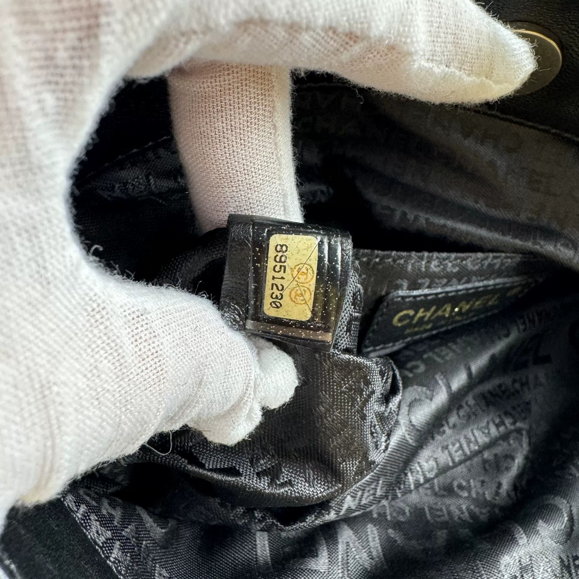 Chanel Pre-loved Bag Very good condition Size ONE SIZE - 9 Thumbnail