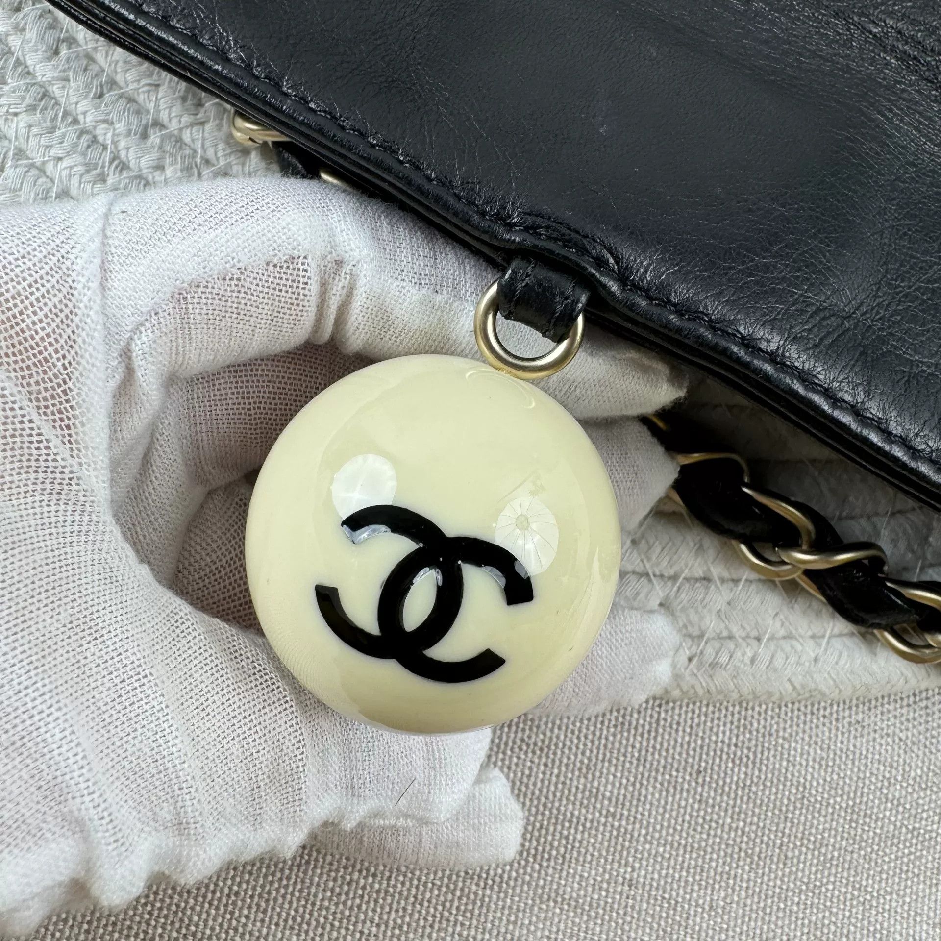 Chanel Pre-loved Bag Very good condition Size ONE SIZE - 6 Thumbnail
