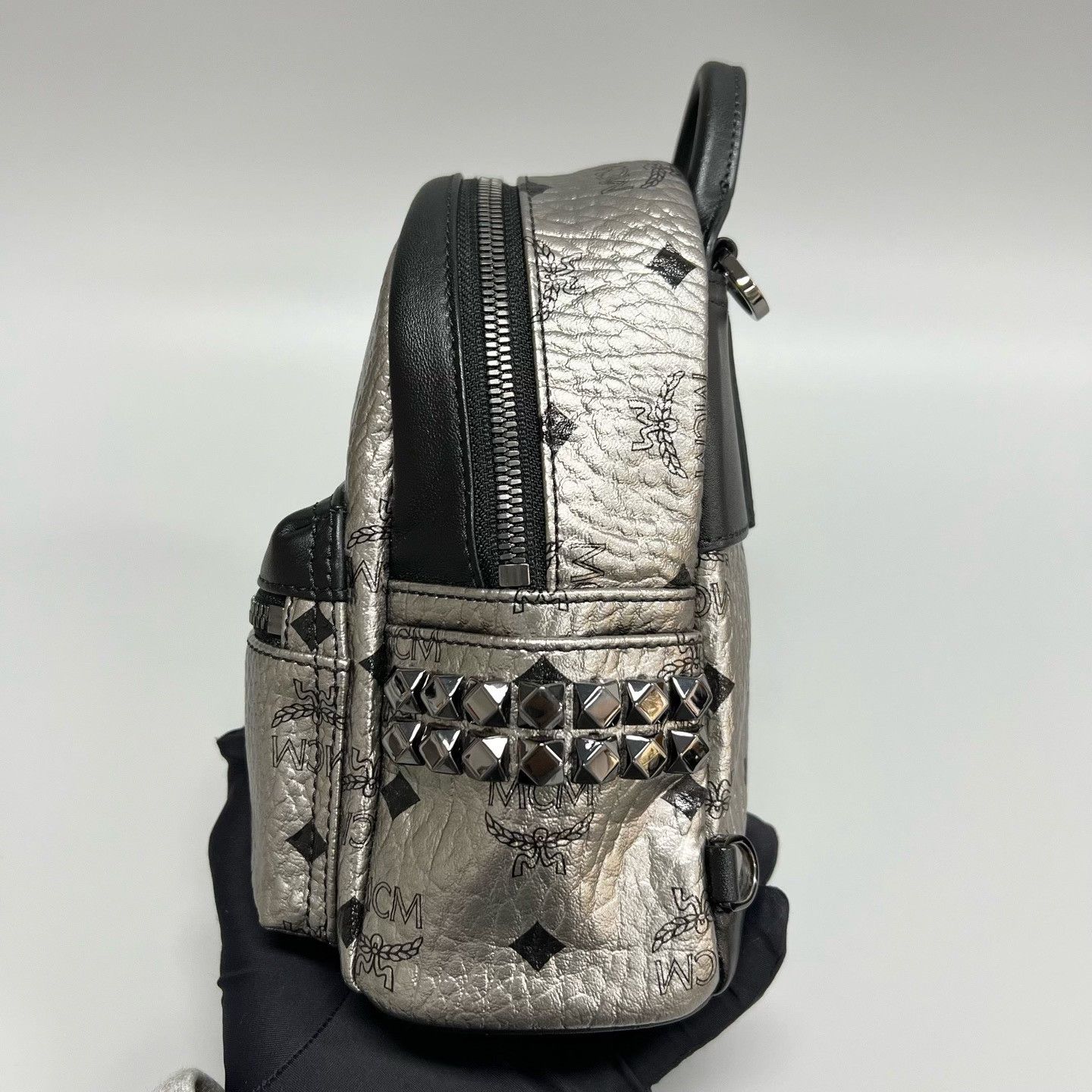 MCM Pre-loved Bag Very good condition Size ONE SIZE - 6 Thumbnail