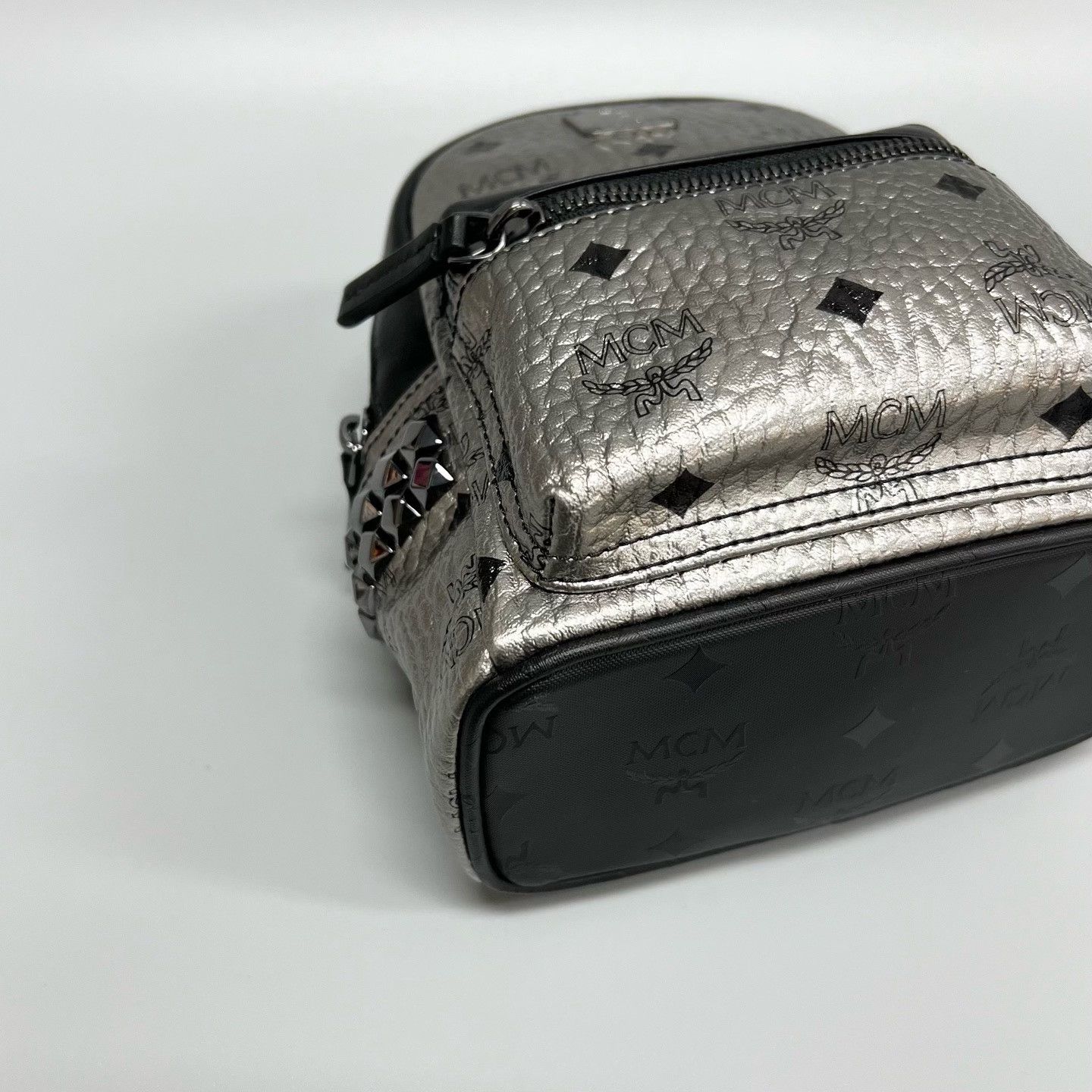 MCM Pre-loved Bag Very good condition Size ONE SIZE - 5 Thumbnail