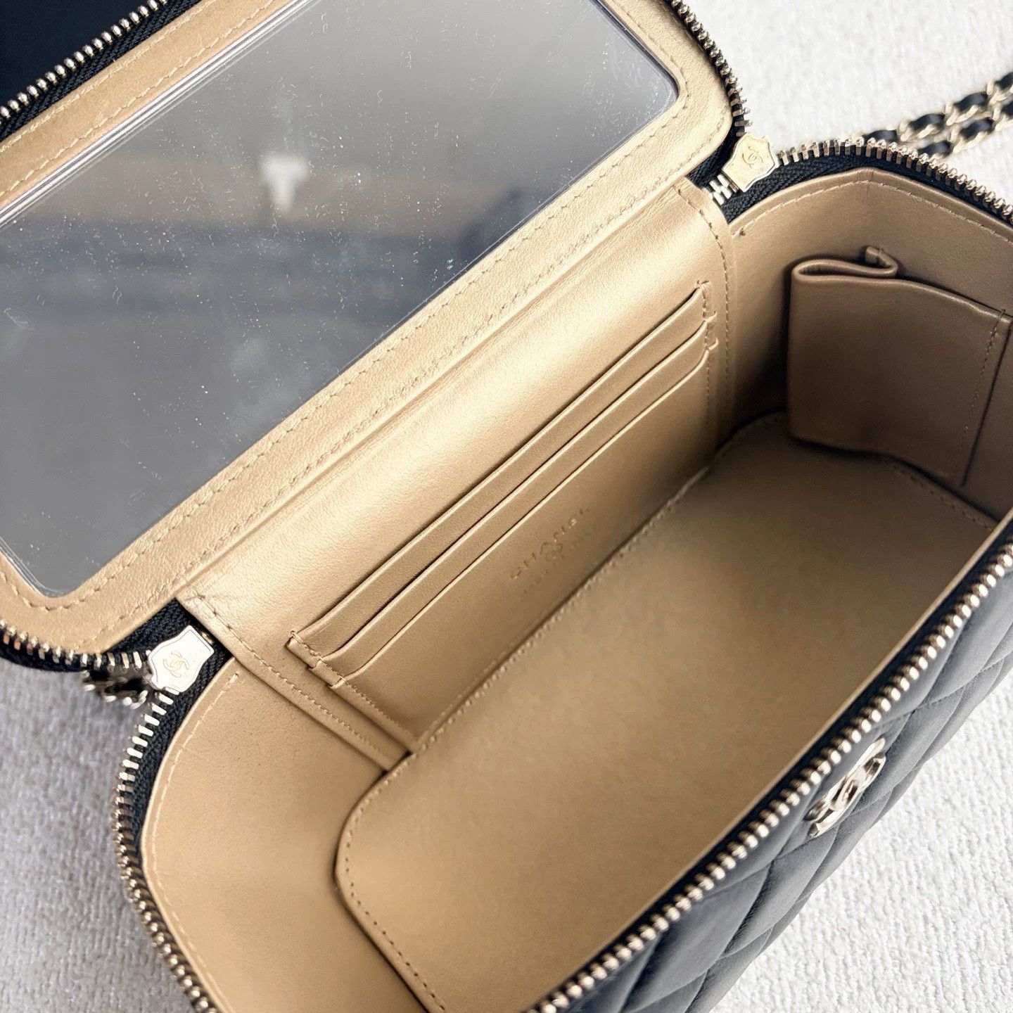 Chanel Pre-loved Bag Very good condition Size ONE SIZE - 8 Thumbnail