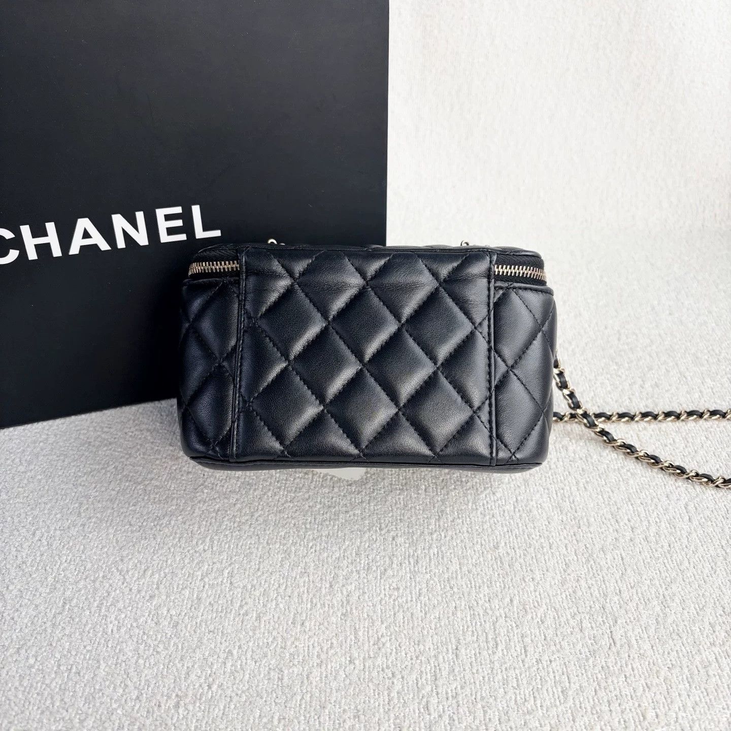 Chanel Pre-loved Bag Very good condition Size ONE SIZE - 3 Thumbnail