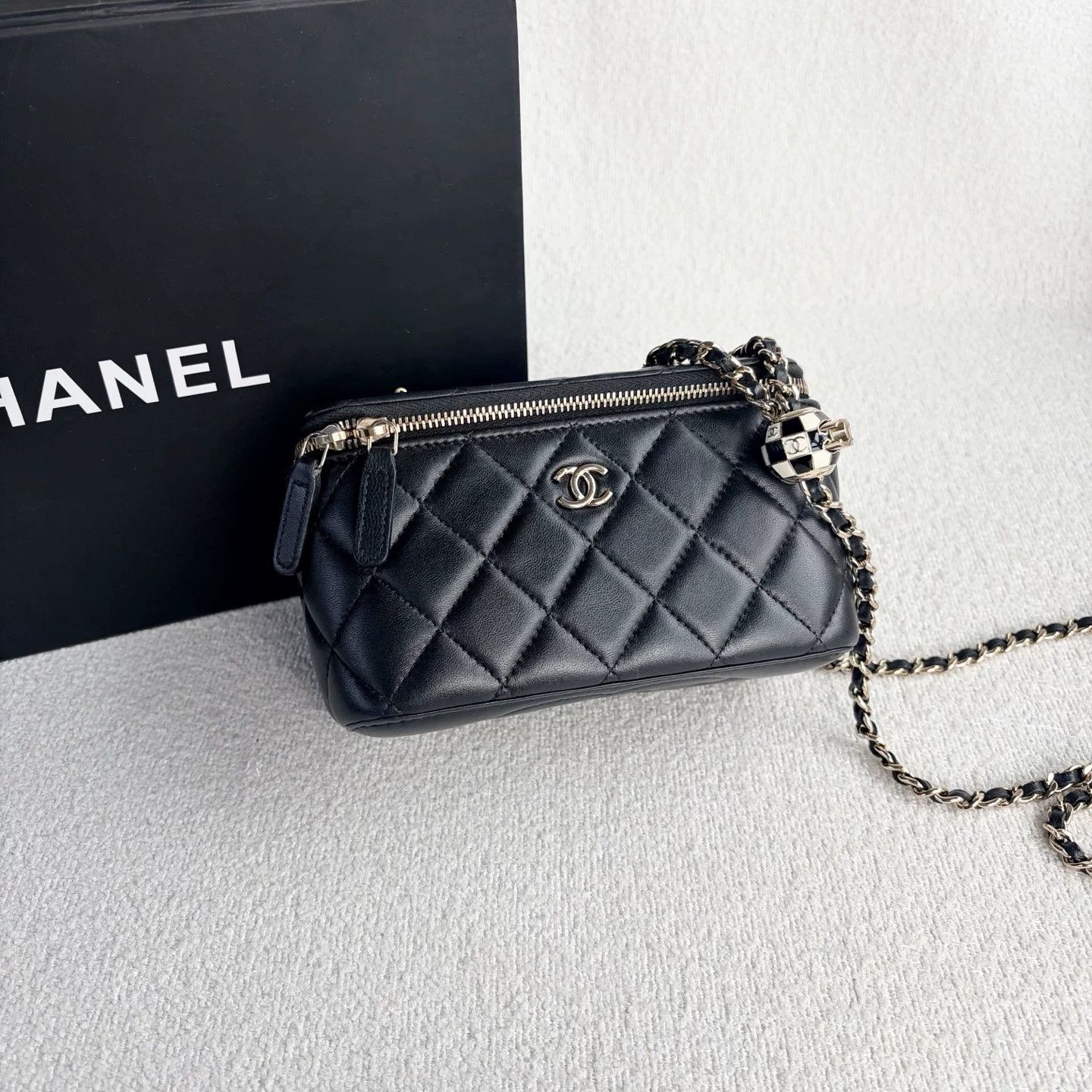 Chanel Pre-loved Bag Very good condition Size ONE SIZE - 6 Thumbnail