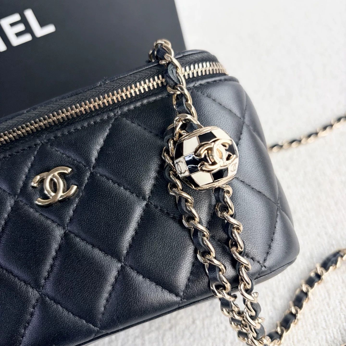 Chanel Pre-loved Bag Very good condition Size ONE SIZE - 7 Thumbnail