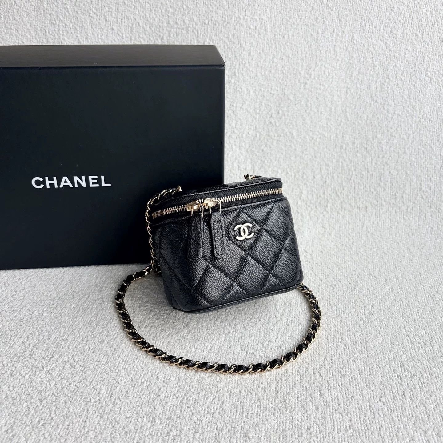Chanel Pre-loved Bag Very good condition Size ONE SIZE - 6 Thumbnail