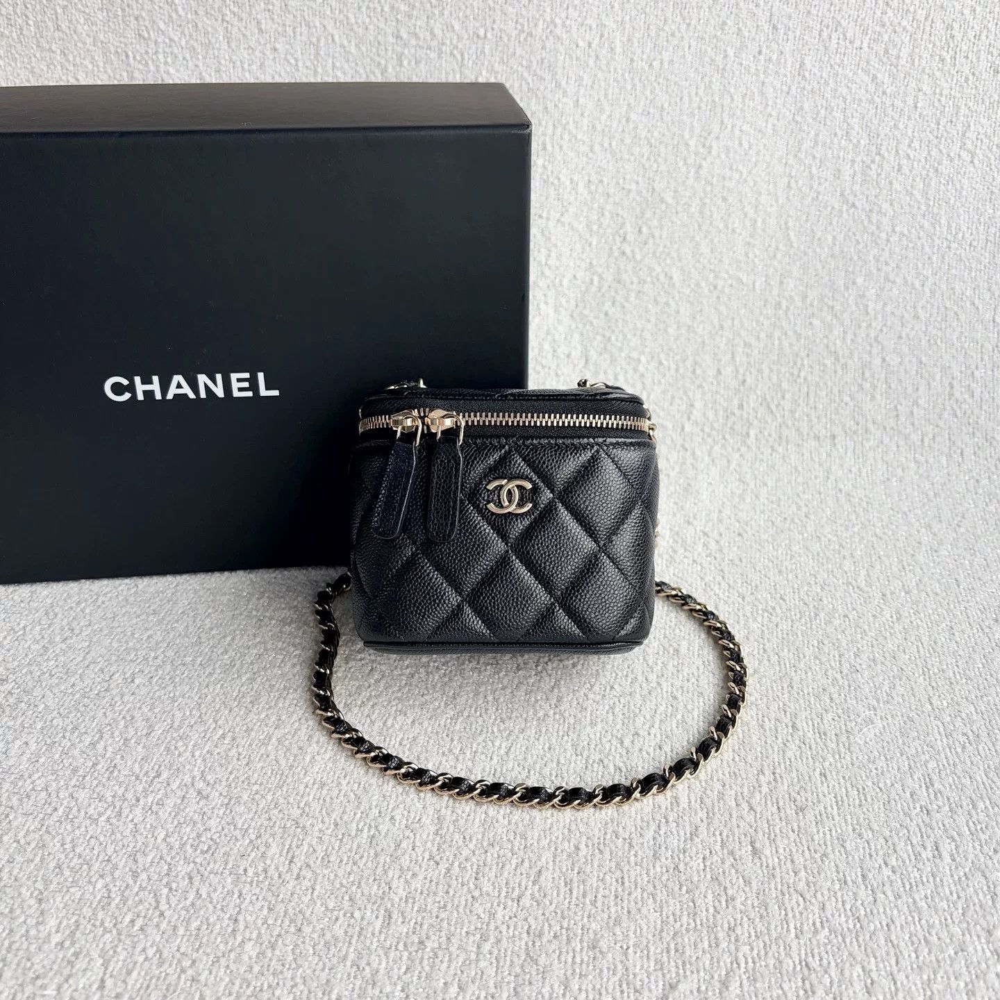 Chanel Pre-loved Bag Very good condition Size ONE SIZE - 2 Thumbnail