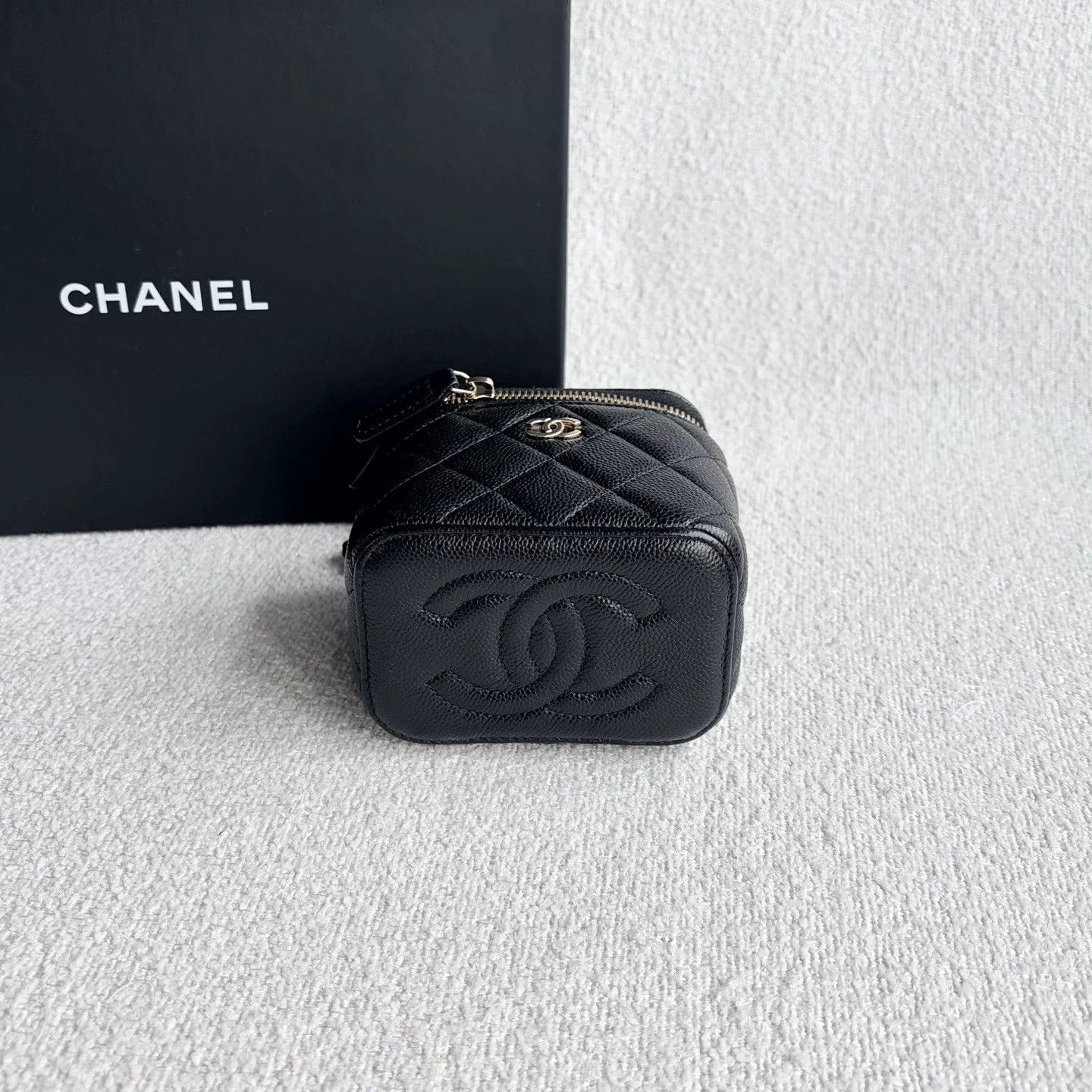 Chanel Pre-loved Bag Very good condition Size ONE SIZE - 5 Thumbnail