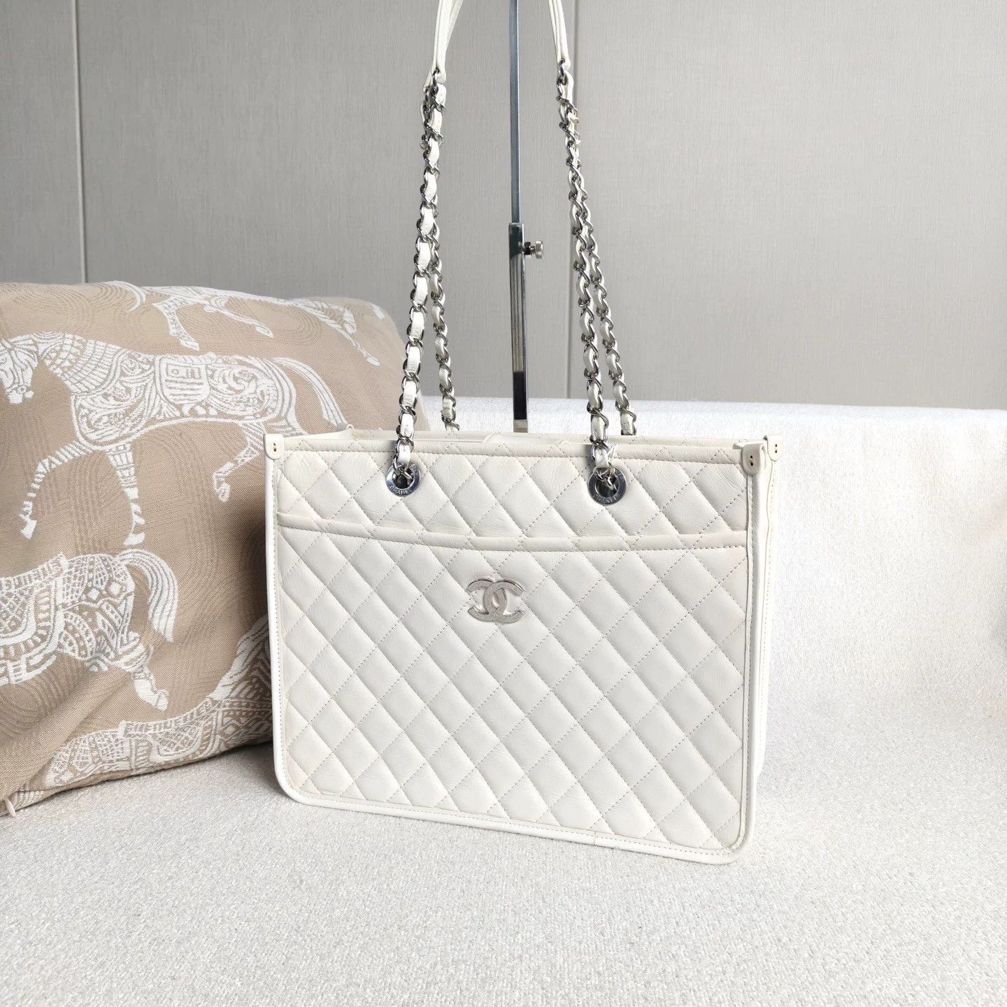 Chanel Pre-loved Bag Very good condition Size ONE SIZE - 6 Thumbnail