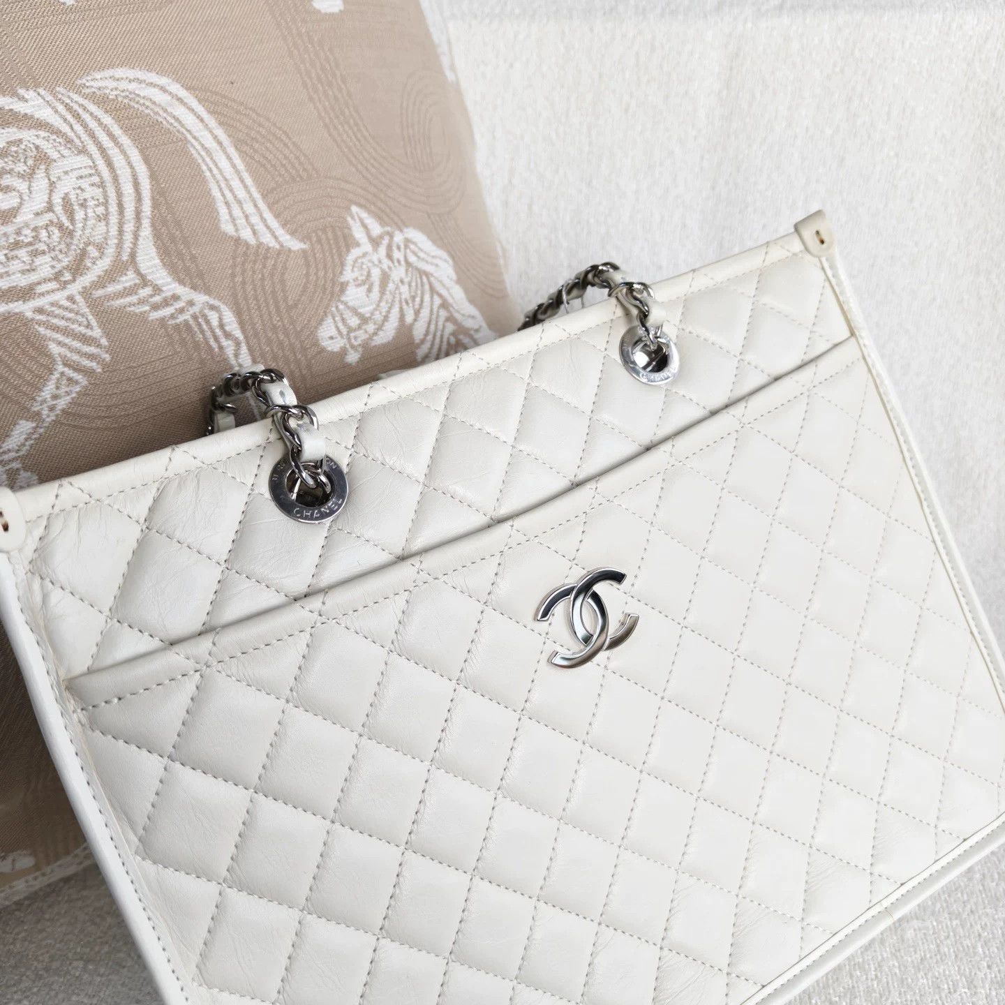 Chanel Pre-loved Bag Very good condition Size ONE SIZE - 2 Thumbnail