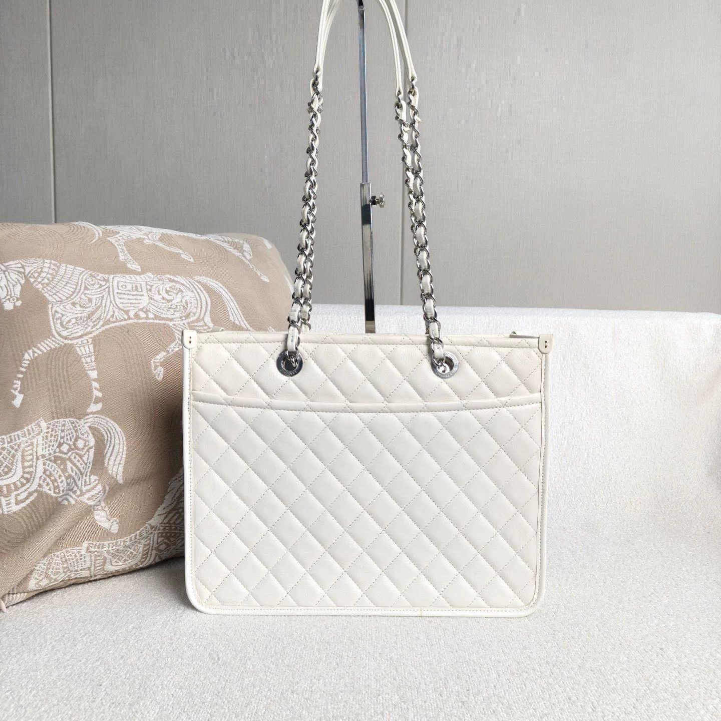 Chanel Pre-loved Bag Very good condition Size ONE SIZE - 3 Thumbnail