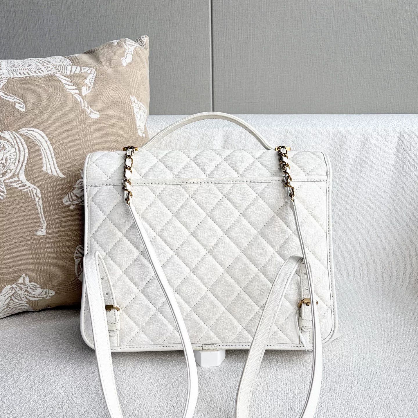 Chanel Pre-loved Bag Very good condition Size ONE SIZE - 2 Thumbnail