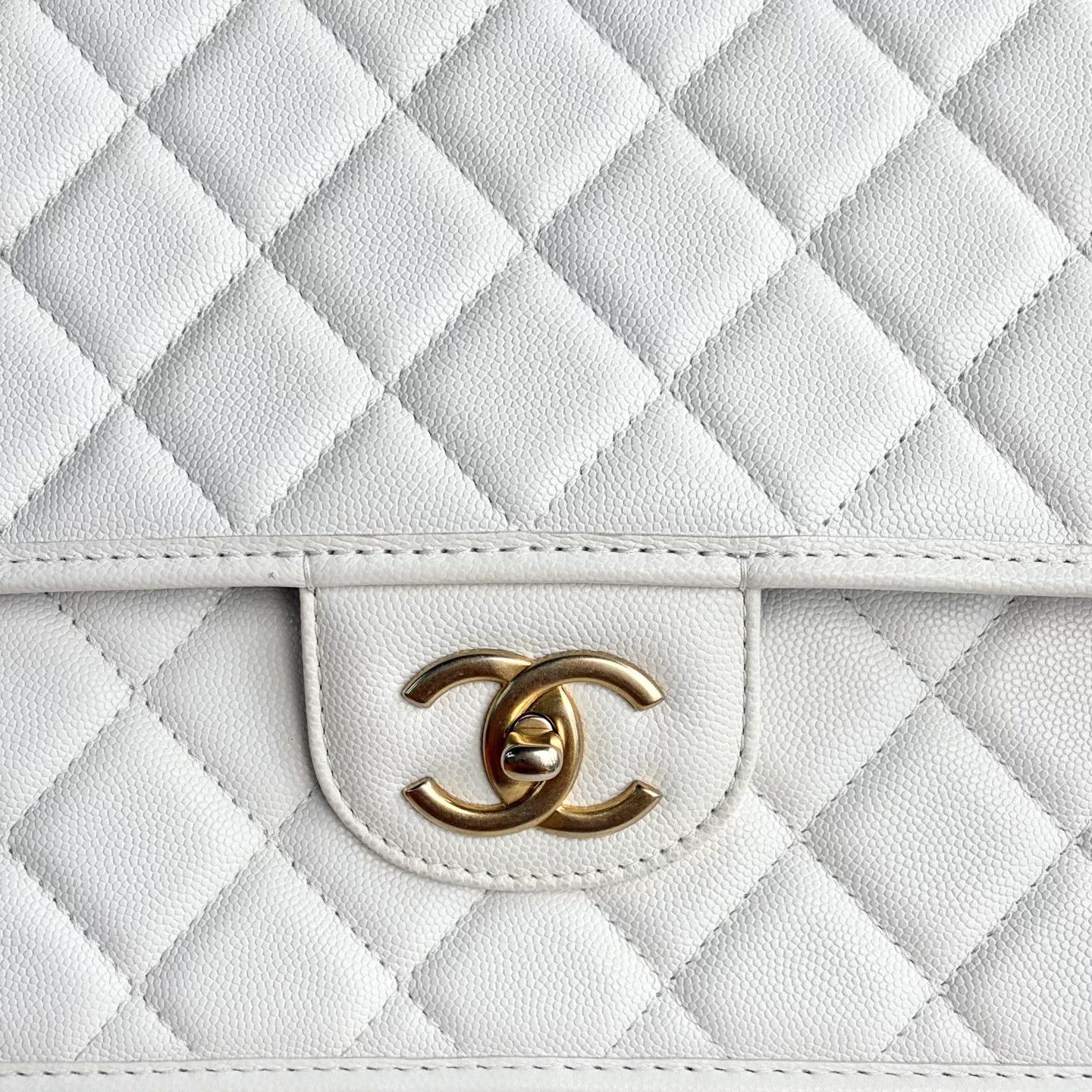 Chanel Pre-loved Bag Very good condition Size ONE SIZE - 5 Thumbnail