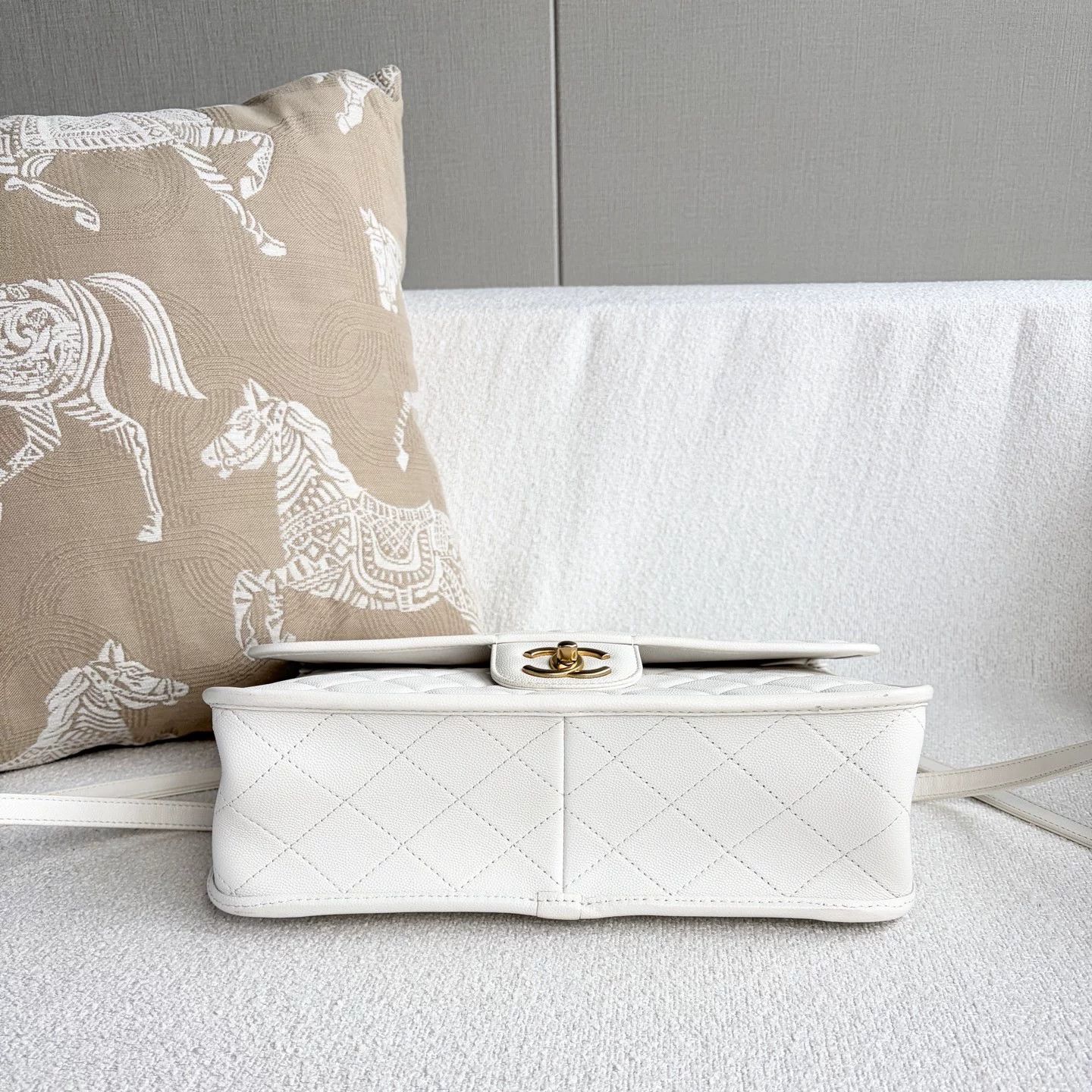 Chanel Pre-loved Bag Very good condition Size ONE SIZE - 3 Thumbnail
