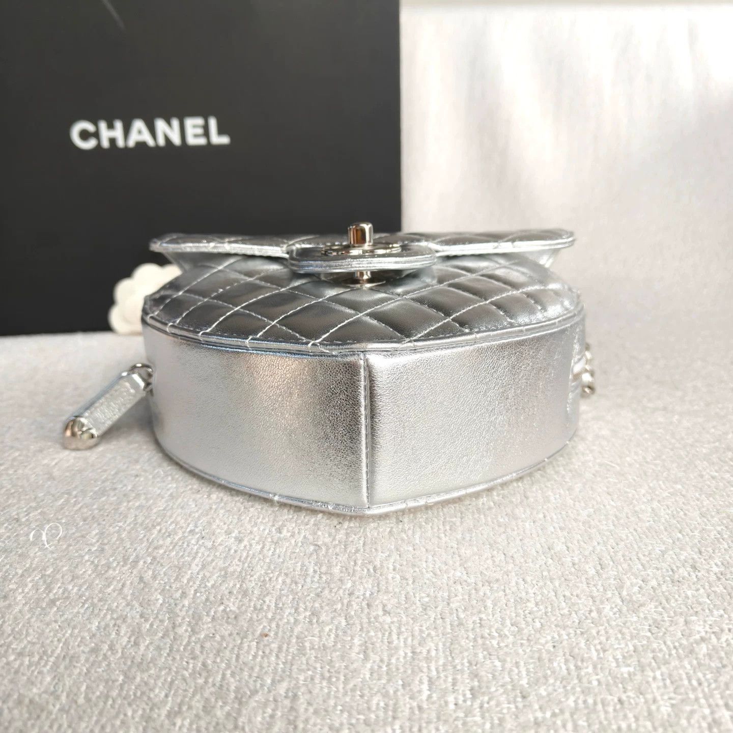 Chanel Pre-loved Bag Very good condition Size ONE SIZE - 5 Thumbnail
