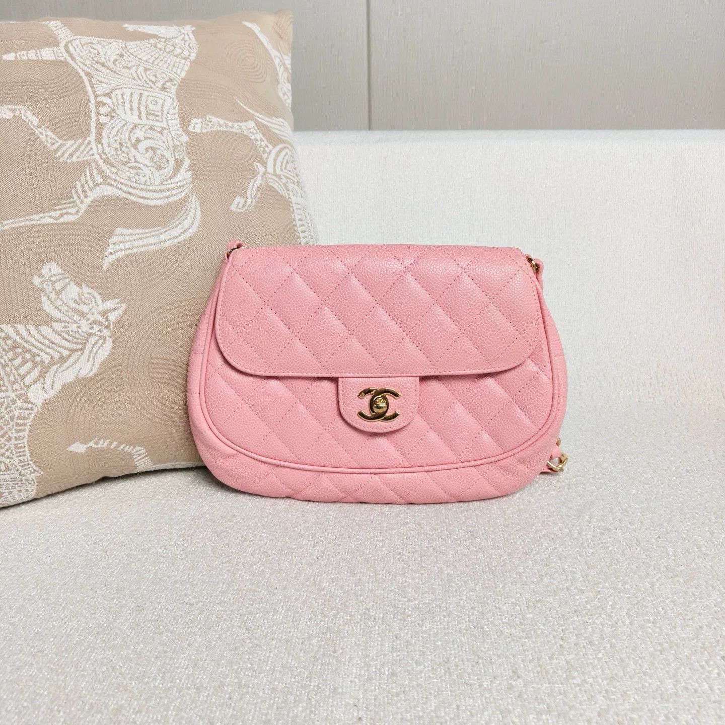 Chanel Pre-loved Bag Very good condition Size ONE SIZE - 2 Thumbnail