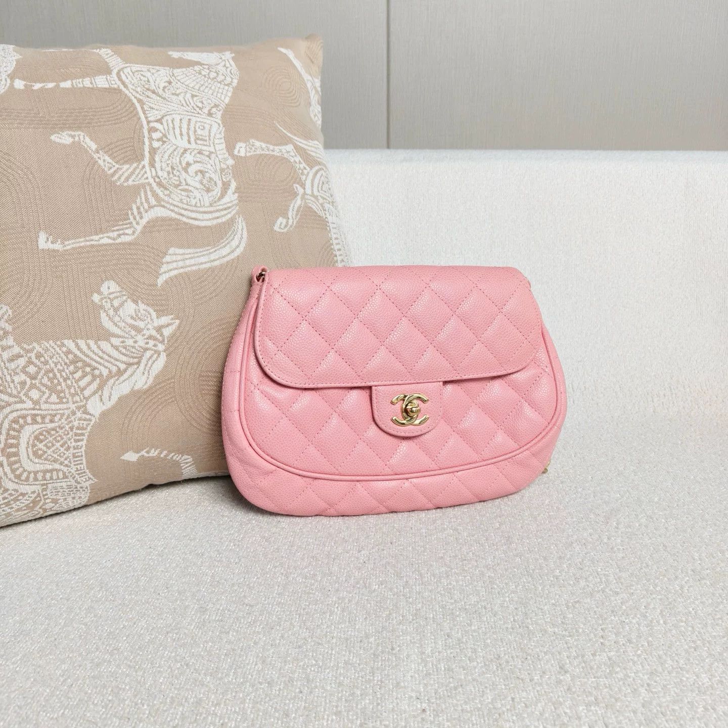 Chanel Pre-loved Bag Very good condition Size ONE SIZE - 6 Thumbnail