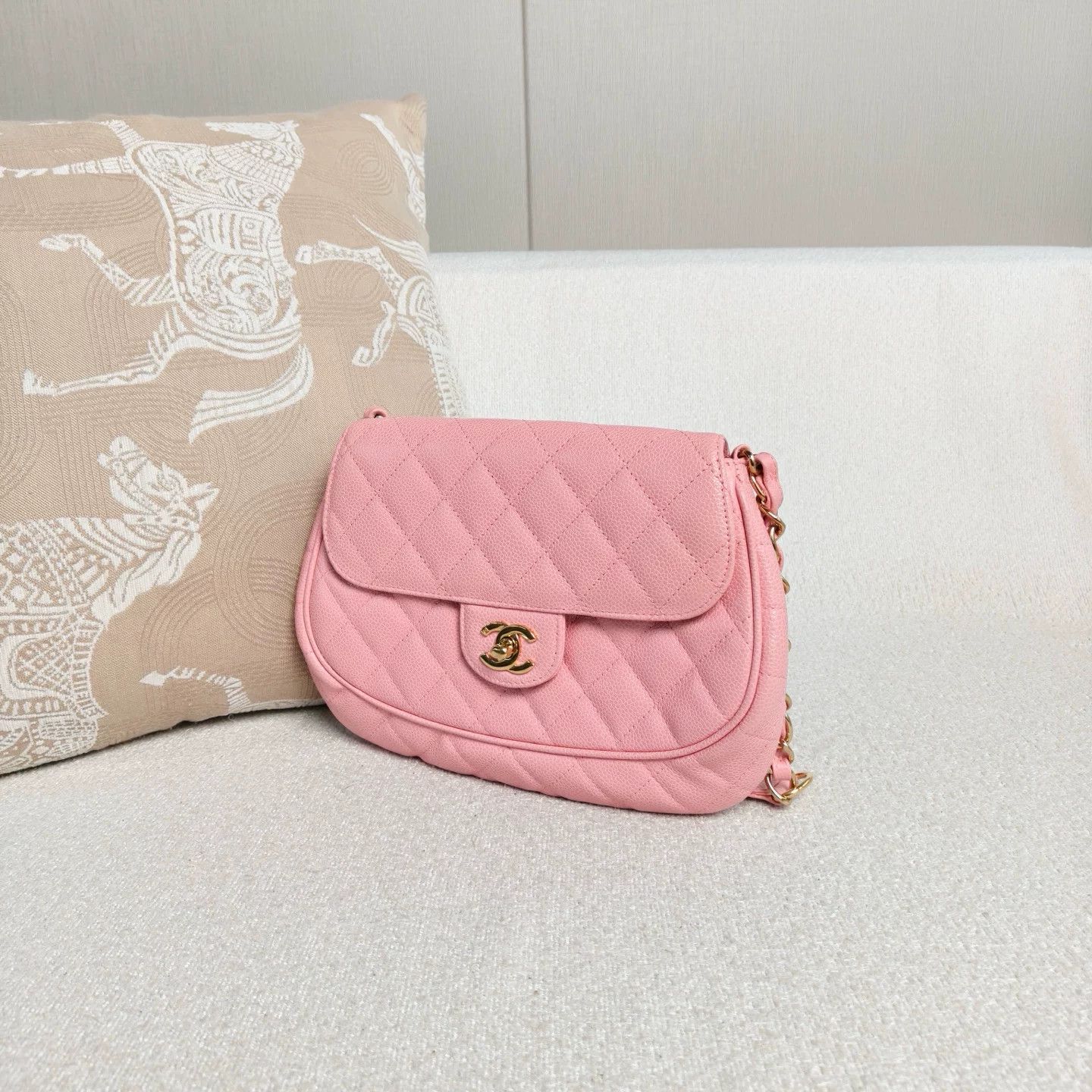 Chanel Pre-loved Bag Very good condition Size ONE SIZE - 4 Thumbnail