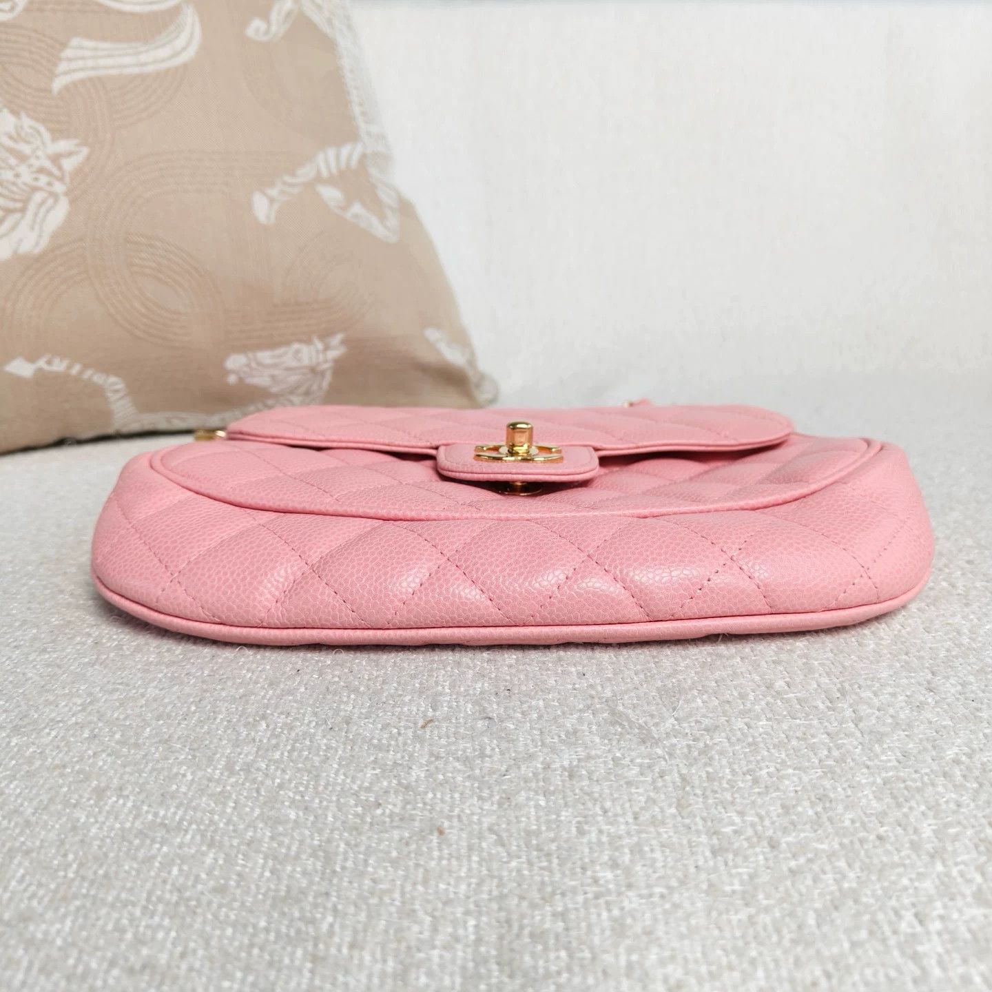 Chanel Pre-loved Bag Very good condition Size ONE SIZE - 5 Thumbnail