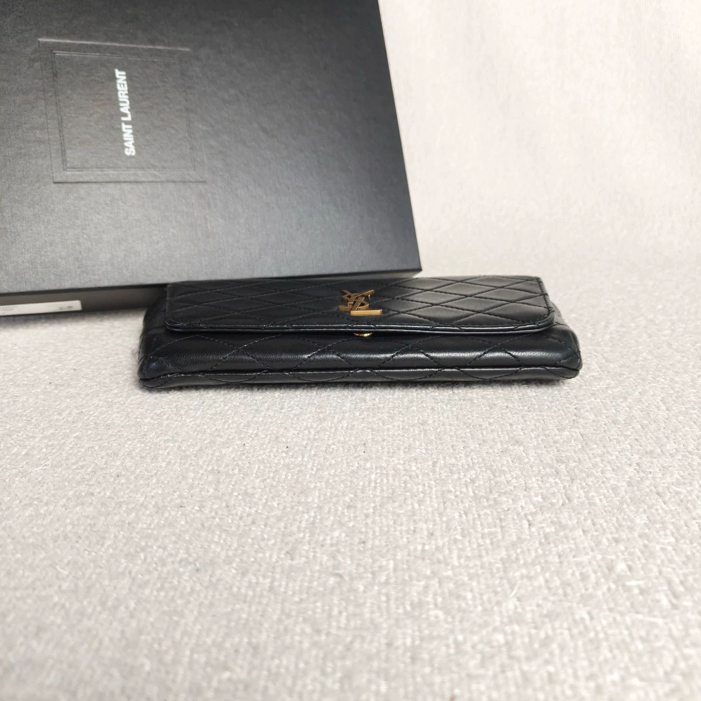 Saint Laurent Paris Pre-loved Bag Very good condition Size ONE SIZE - 5 Thumbnail